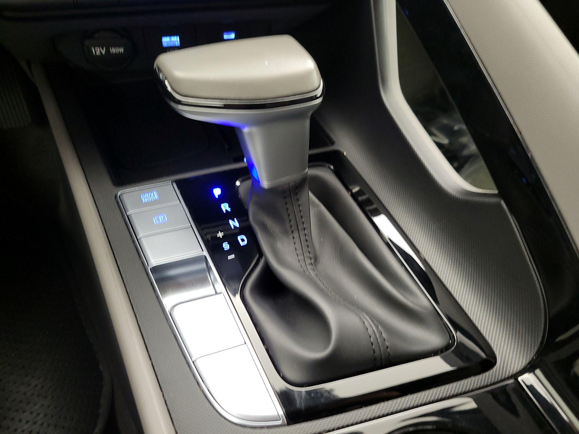 Thumbnail: 2025 Hyundai Elantra - 17