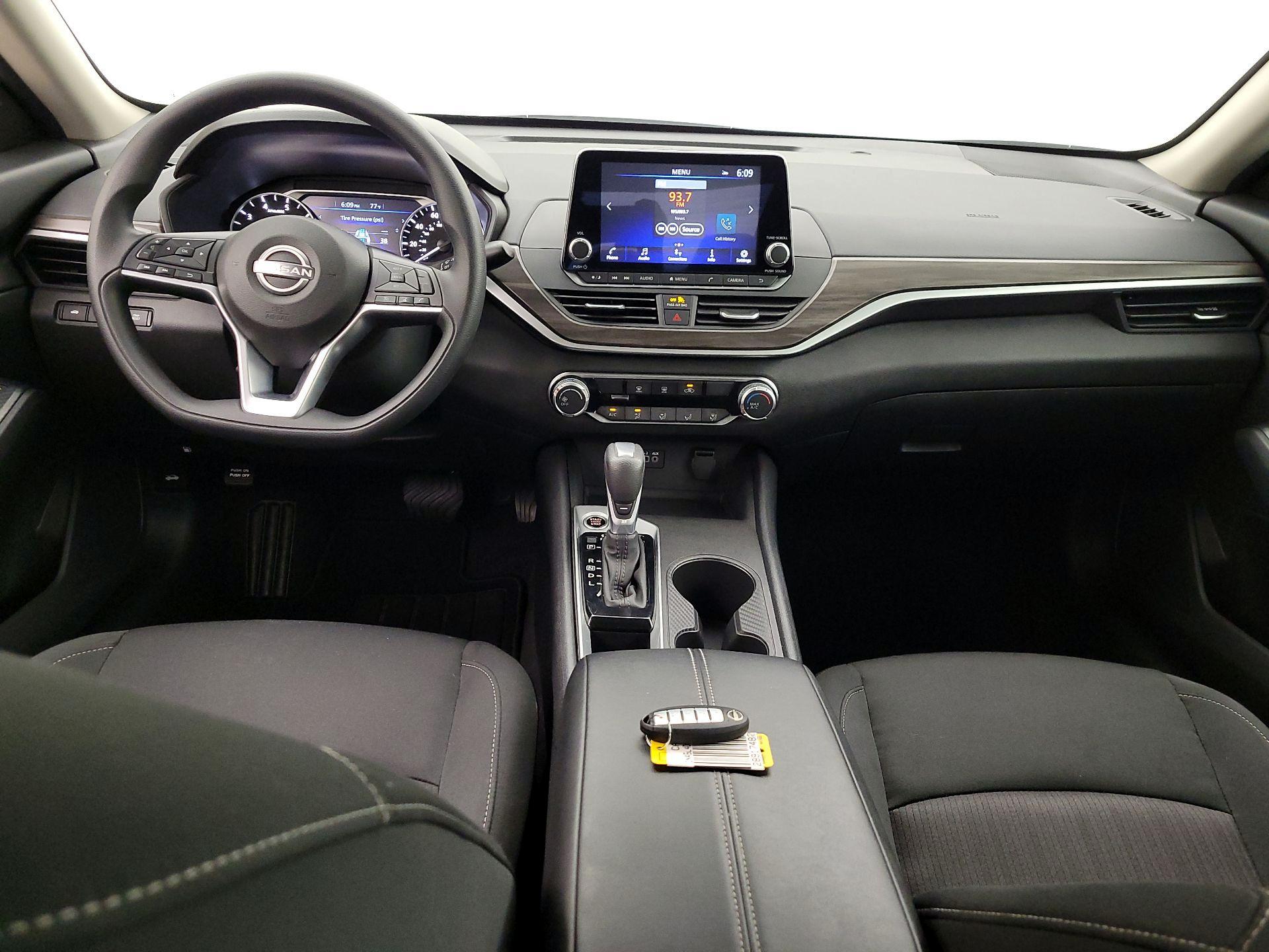 Thumbnail: 2025 Nissan Altima - 9