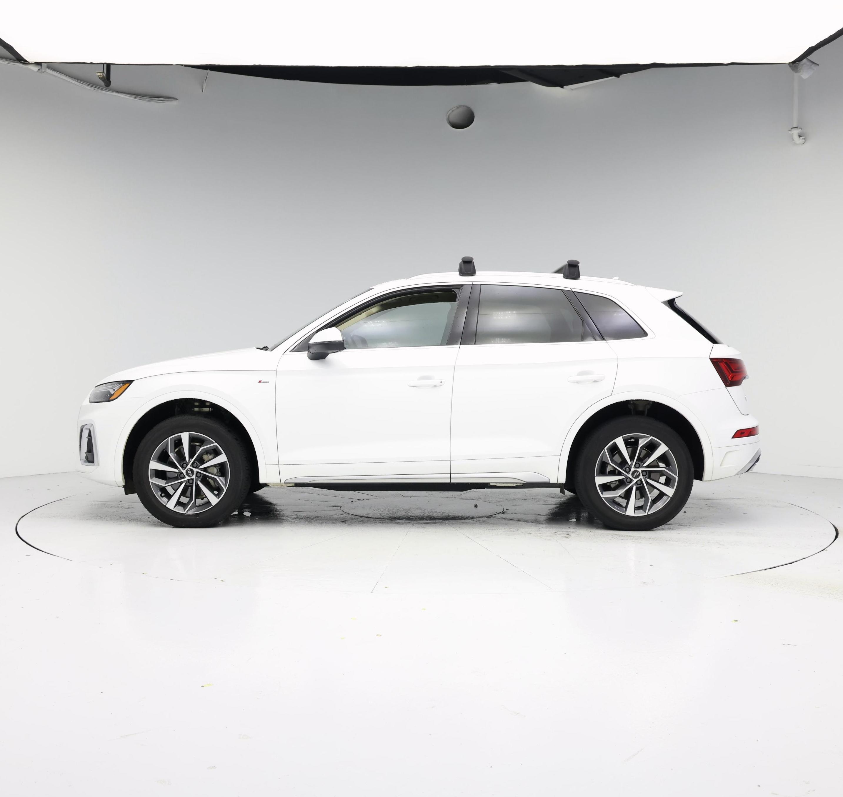 Thumbnail: 2023 Audi Q5 - 3