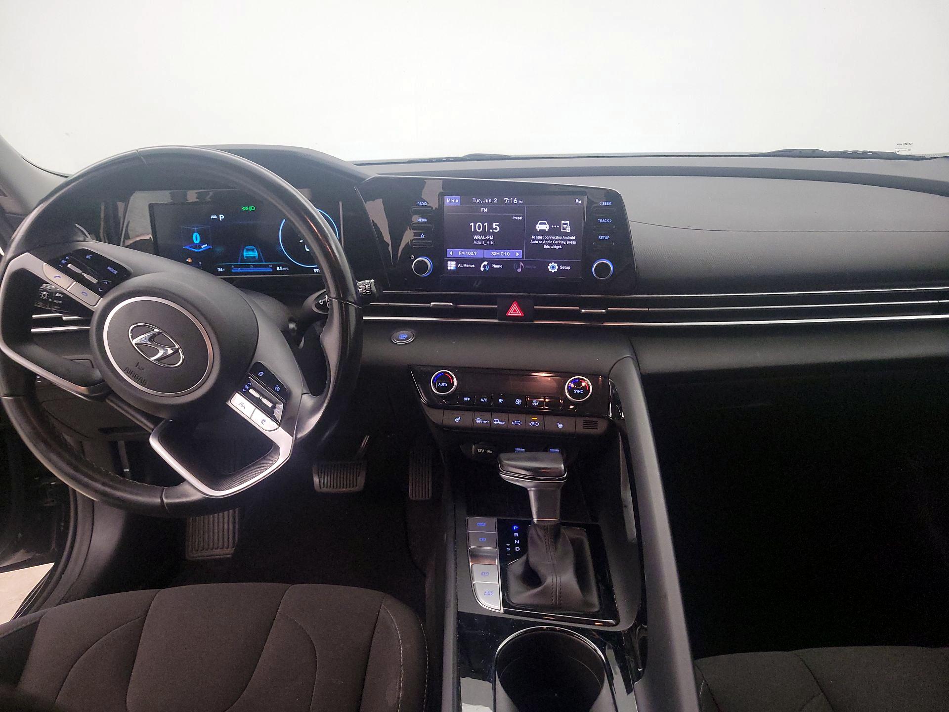 Thumbnail: 2022 Hyundai Elantra - 9