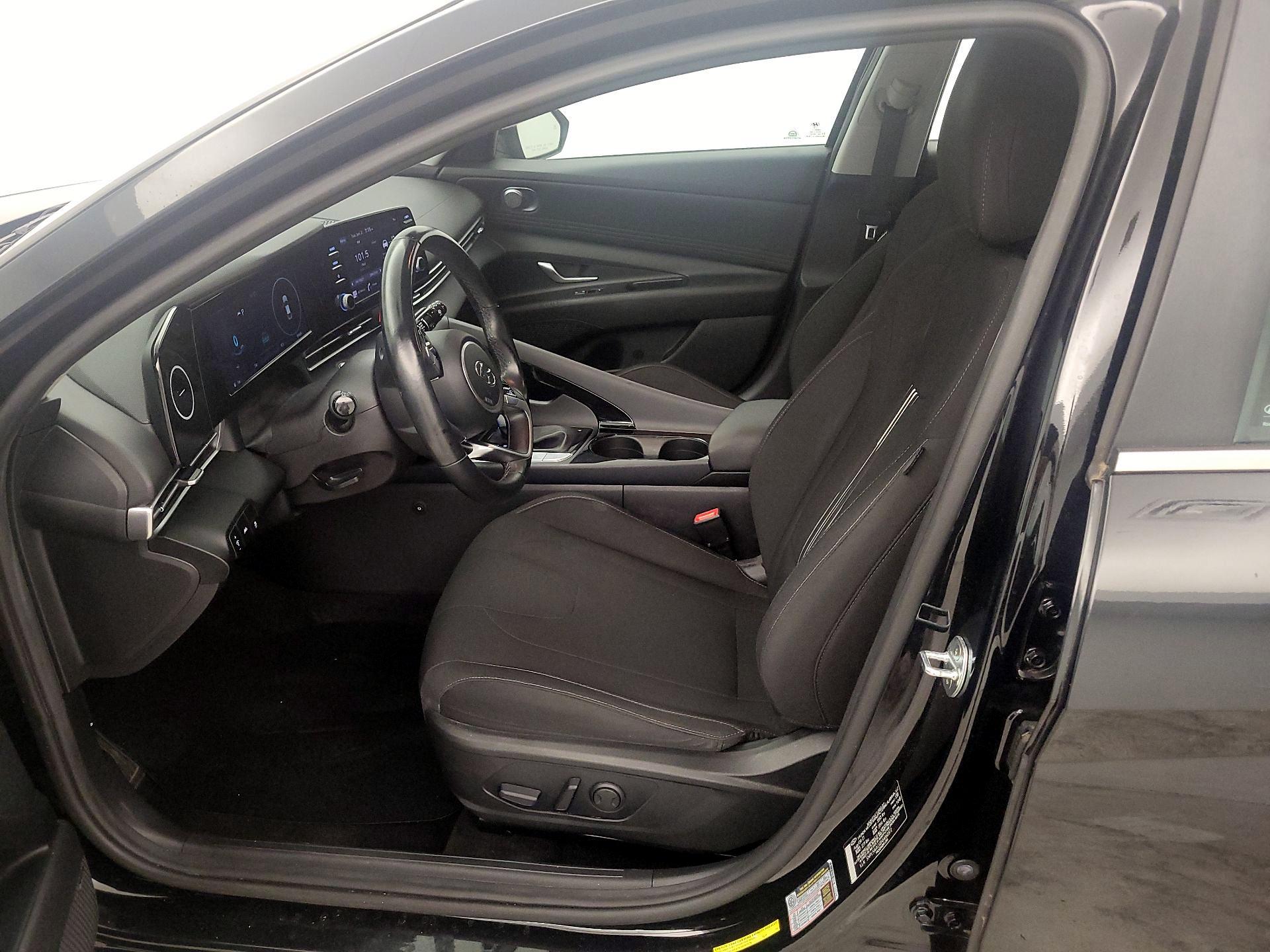 Thumbnail: 2022 Hyundai Elantra - 11