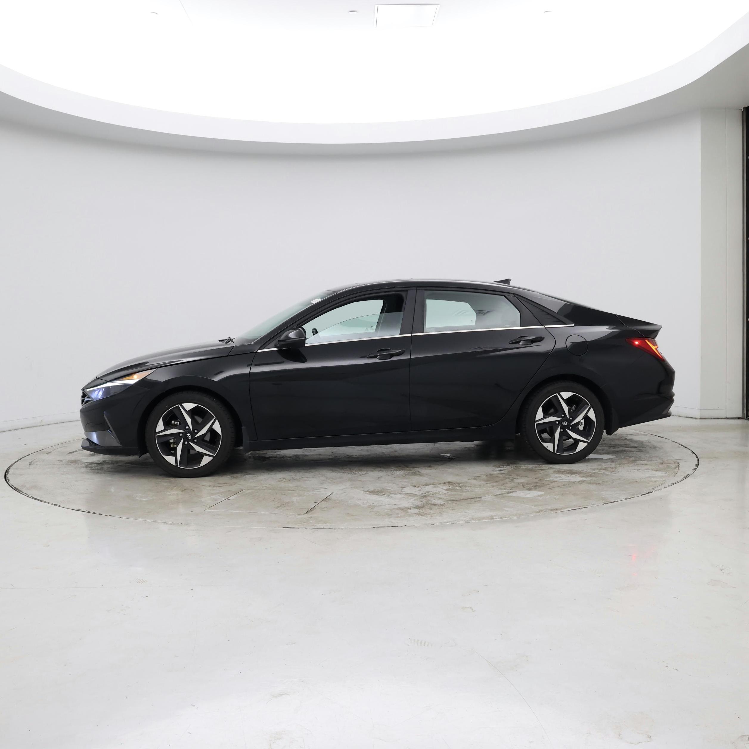 Thumbnail: 2022 Hyundai Elantra - 2