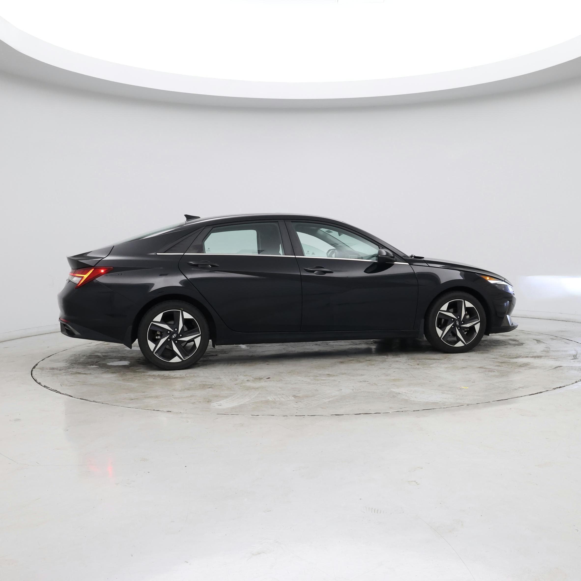 Thumbnail: 2022 Hyundai Elantra - 8