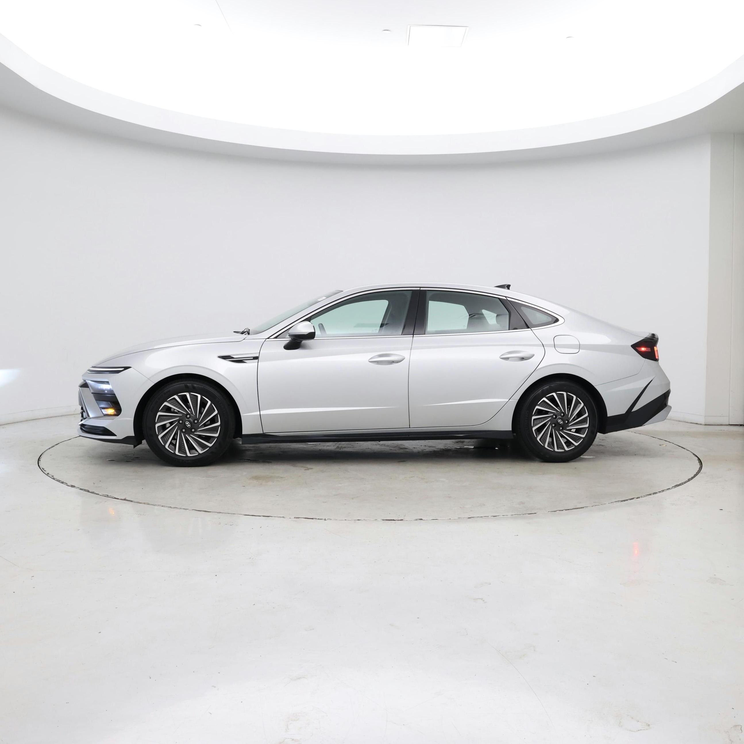 Thumbnail: 2025 Hyundai Sonata - 2