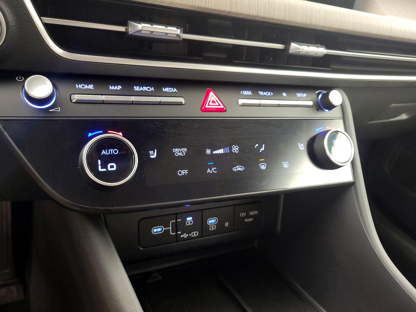 2025 Hyundai Sonata Hybrid SEL - Photo 17