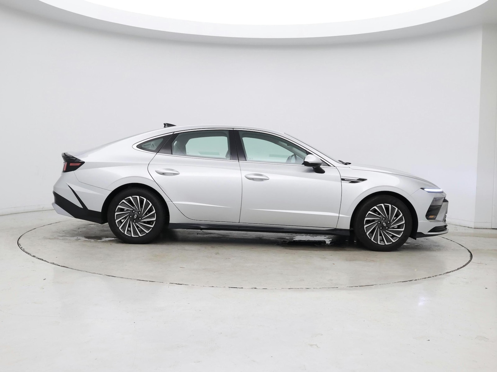 2025 Hyundai Sonata Hybrid SEL - Photo 8