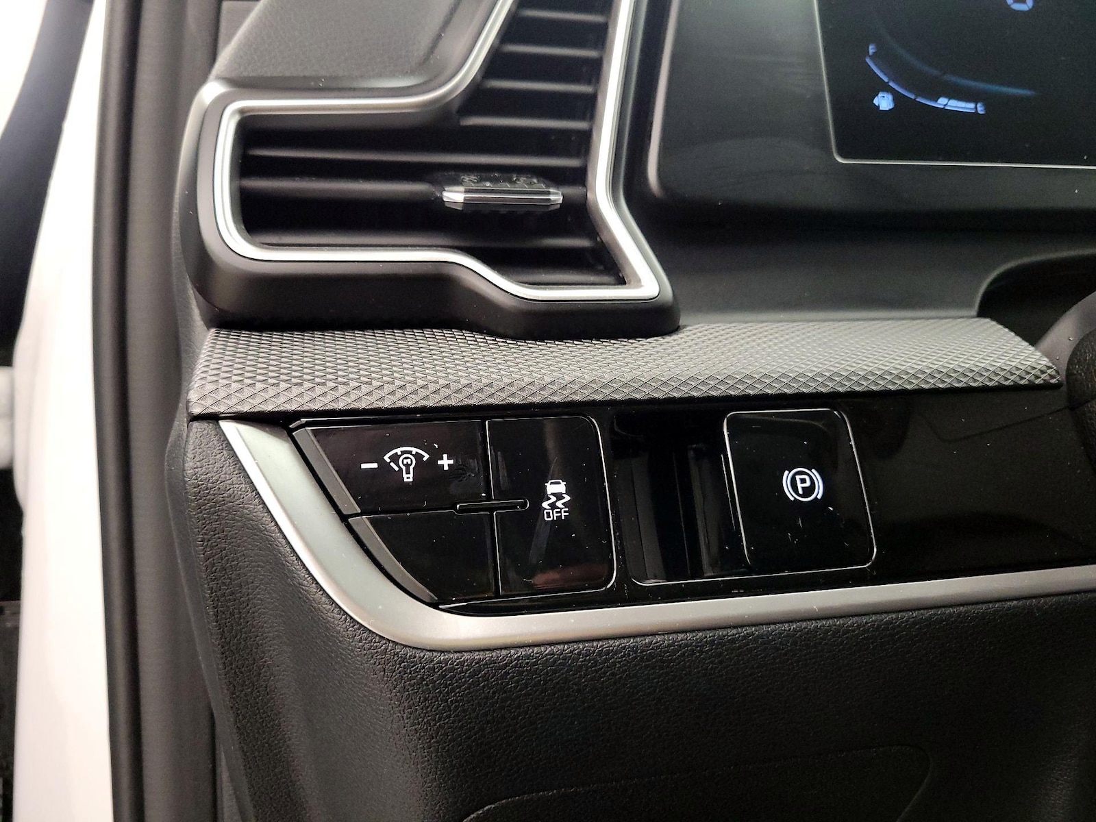2025 Kia Sportage LX - Photo 14