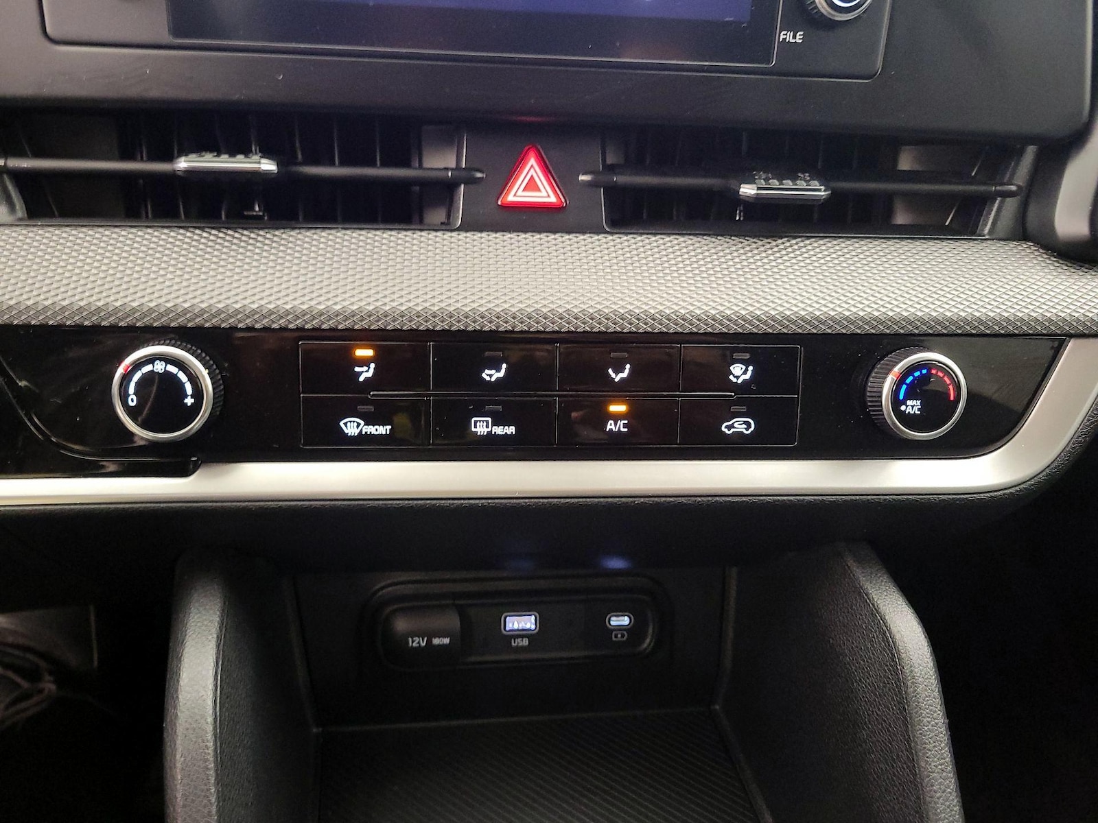 2025 Kia Sportage LX - Photo 17