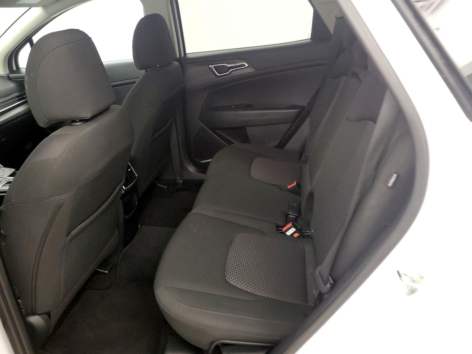 2025 Kia Sportage LX - Photo 20