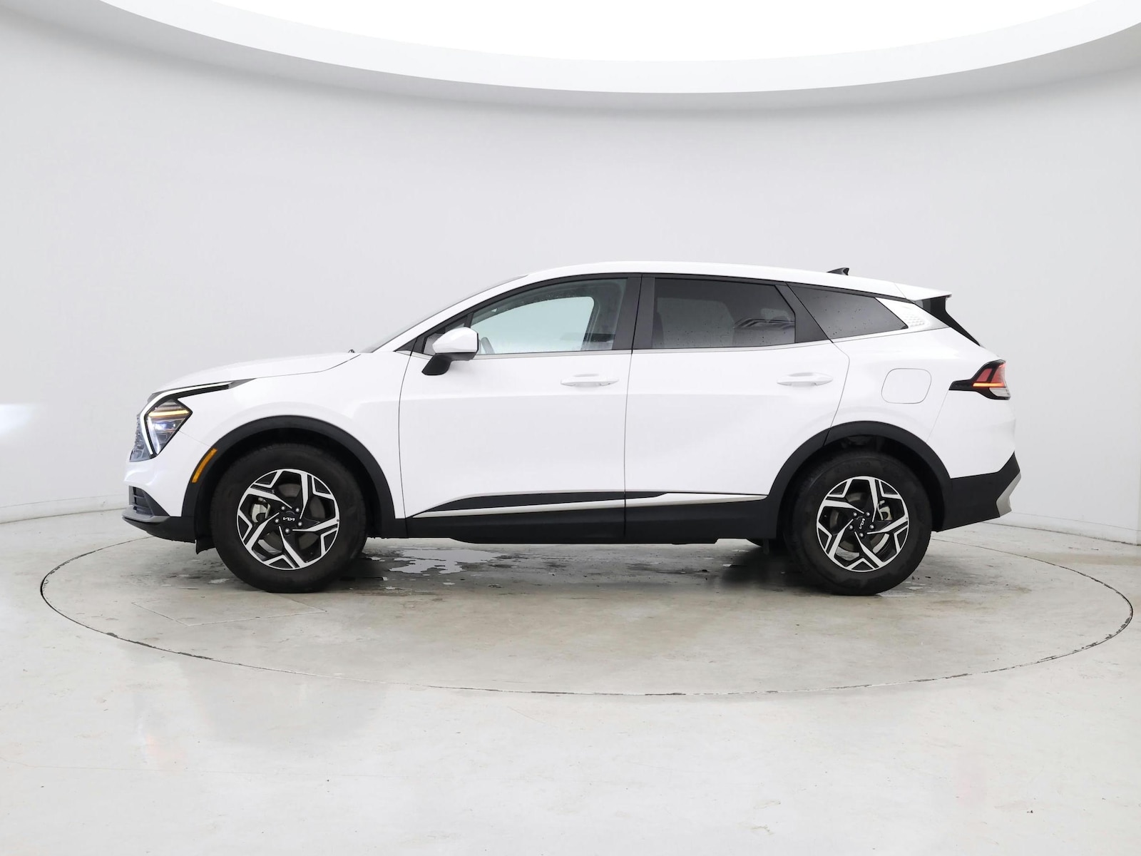 2025 Kia Sportage LX - Photo 4