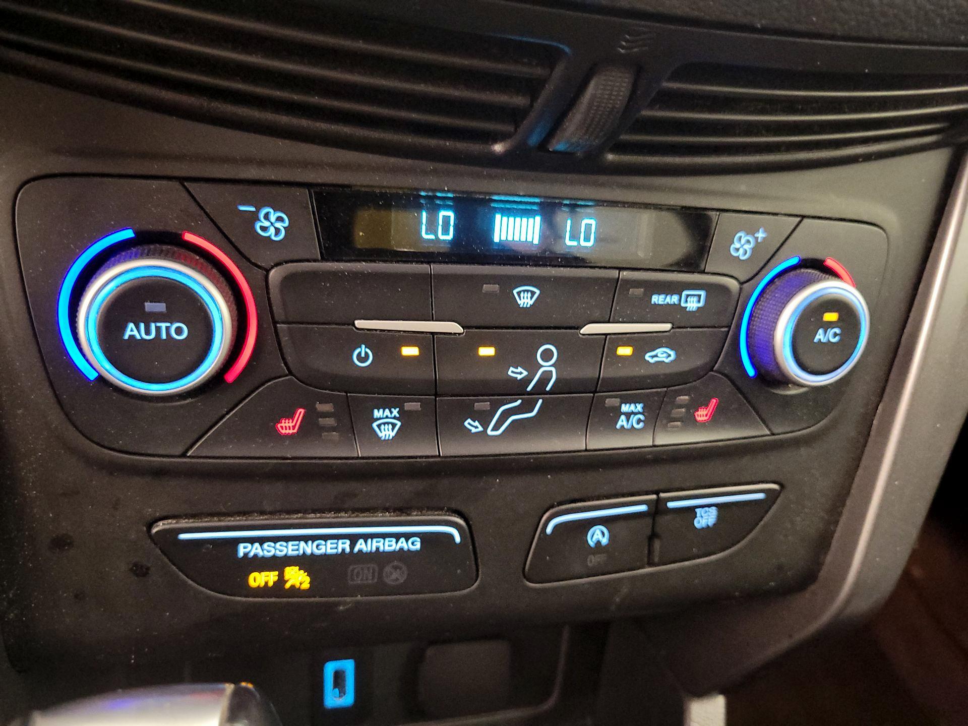 Thumbnail: 2019 Ford Escape - 16