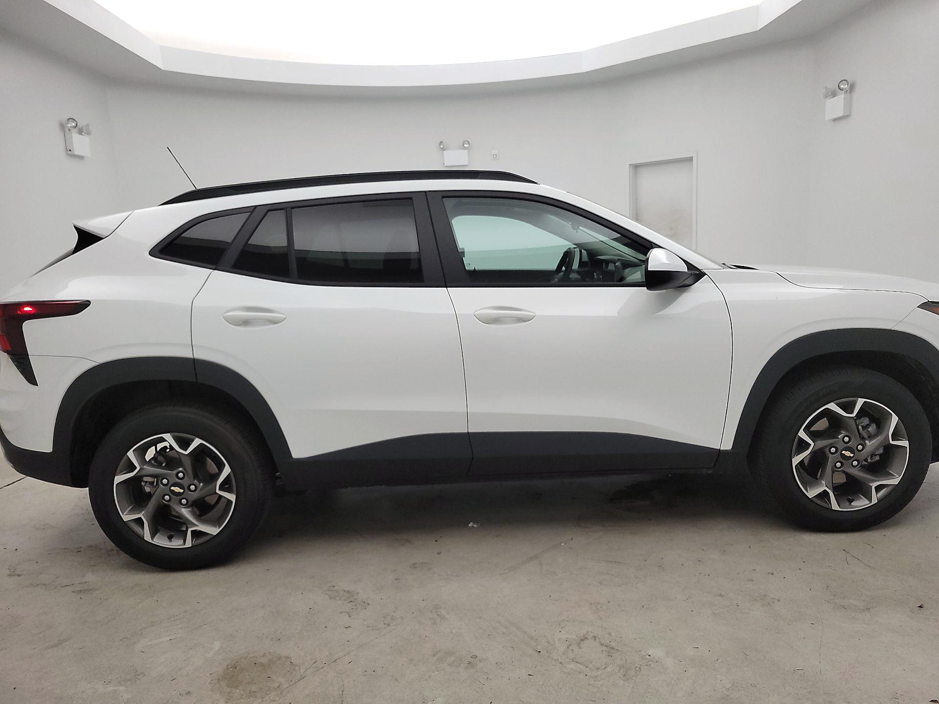 Thumbnail: 2025 Chevrolet Trax - 4