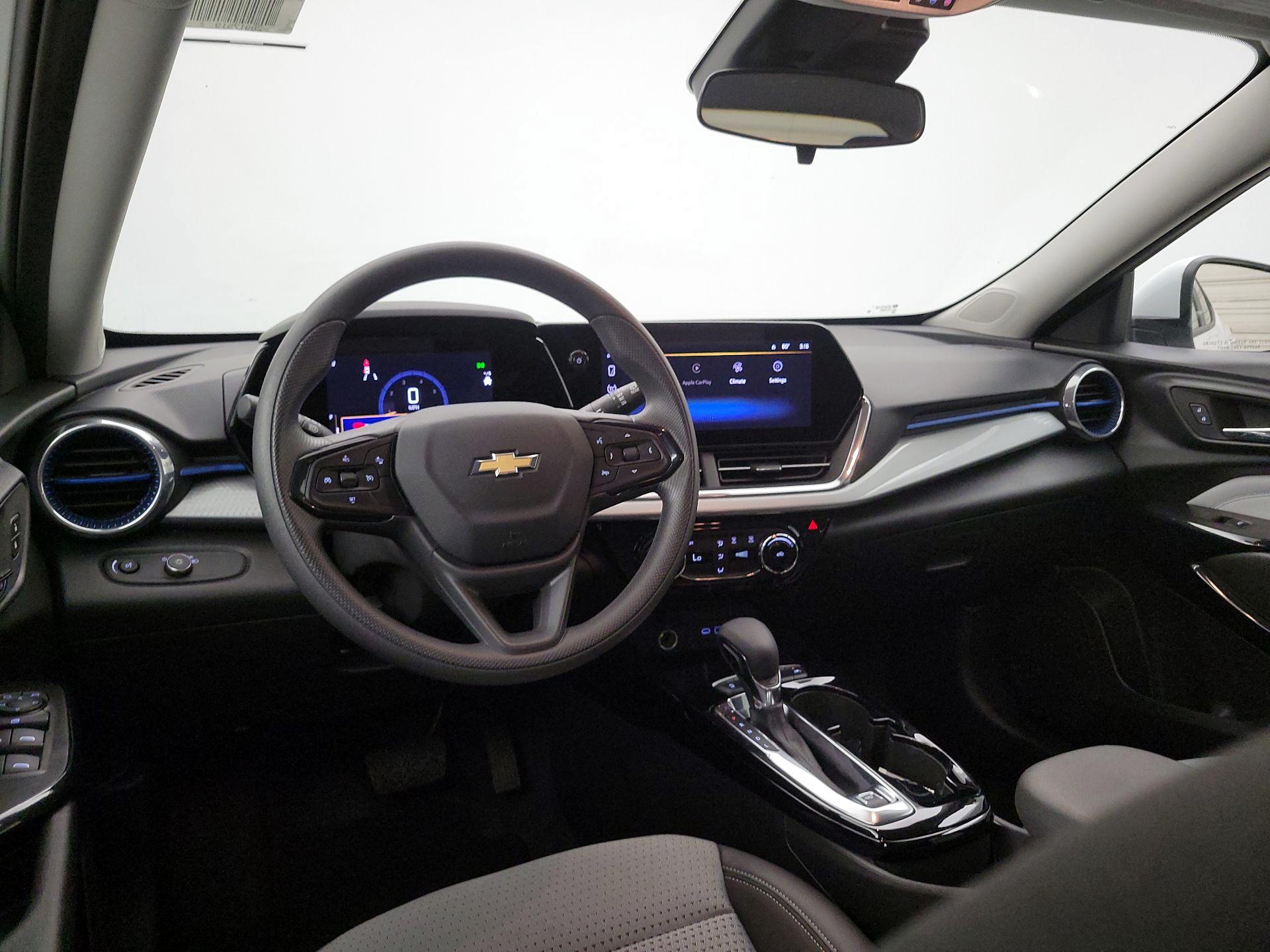 Thumbnail: 2025 Chevrolet Trax - 8