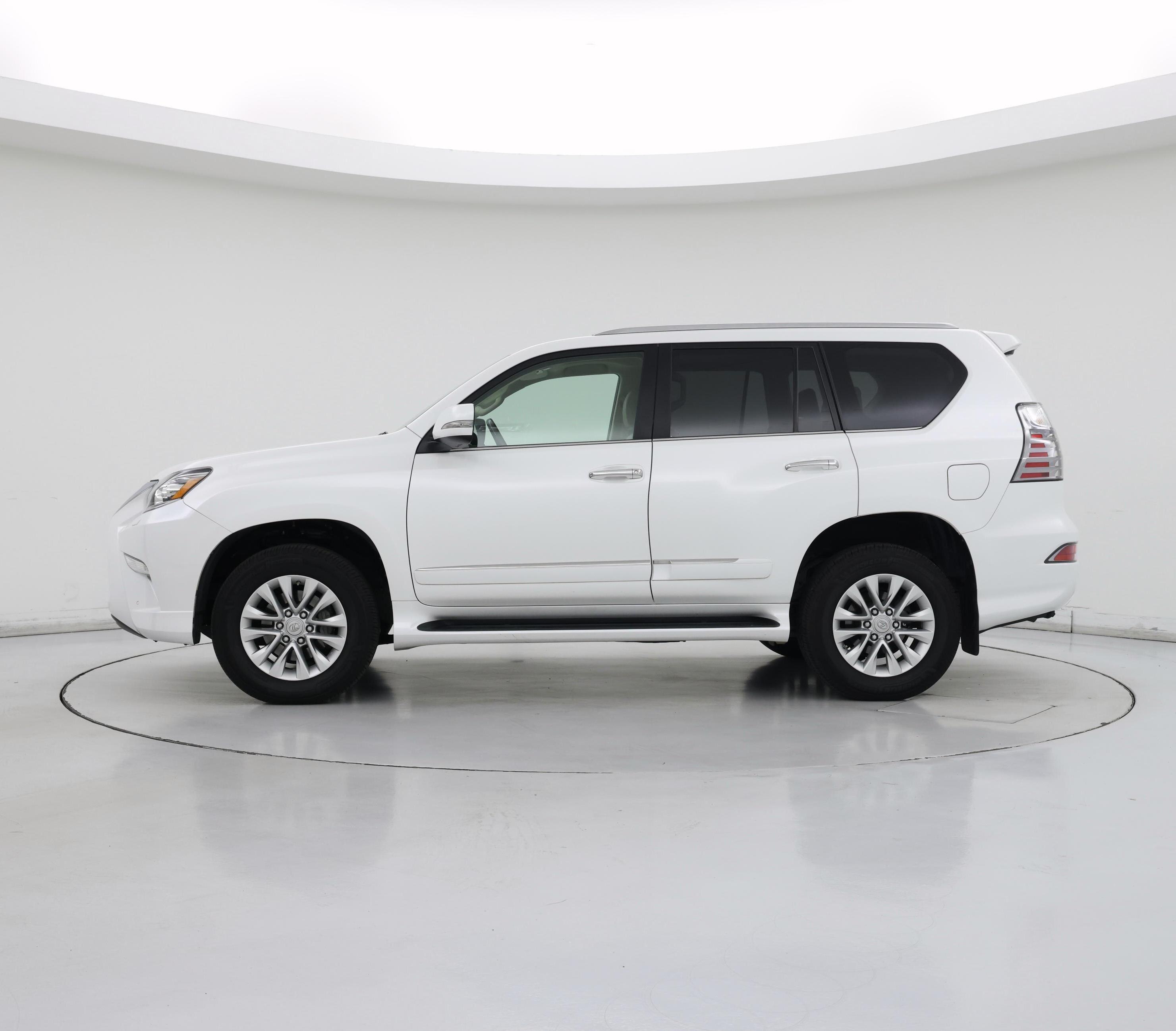 Thumbnail: 2018 Lexus GX - 3