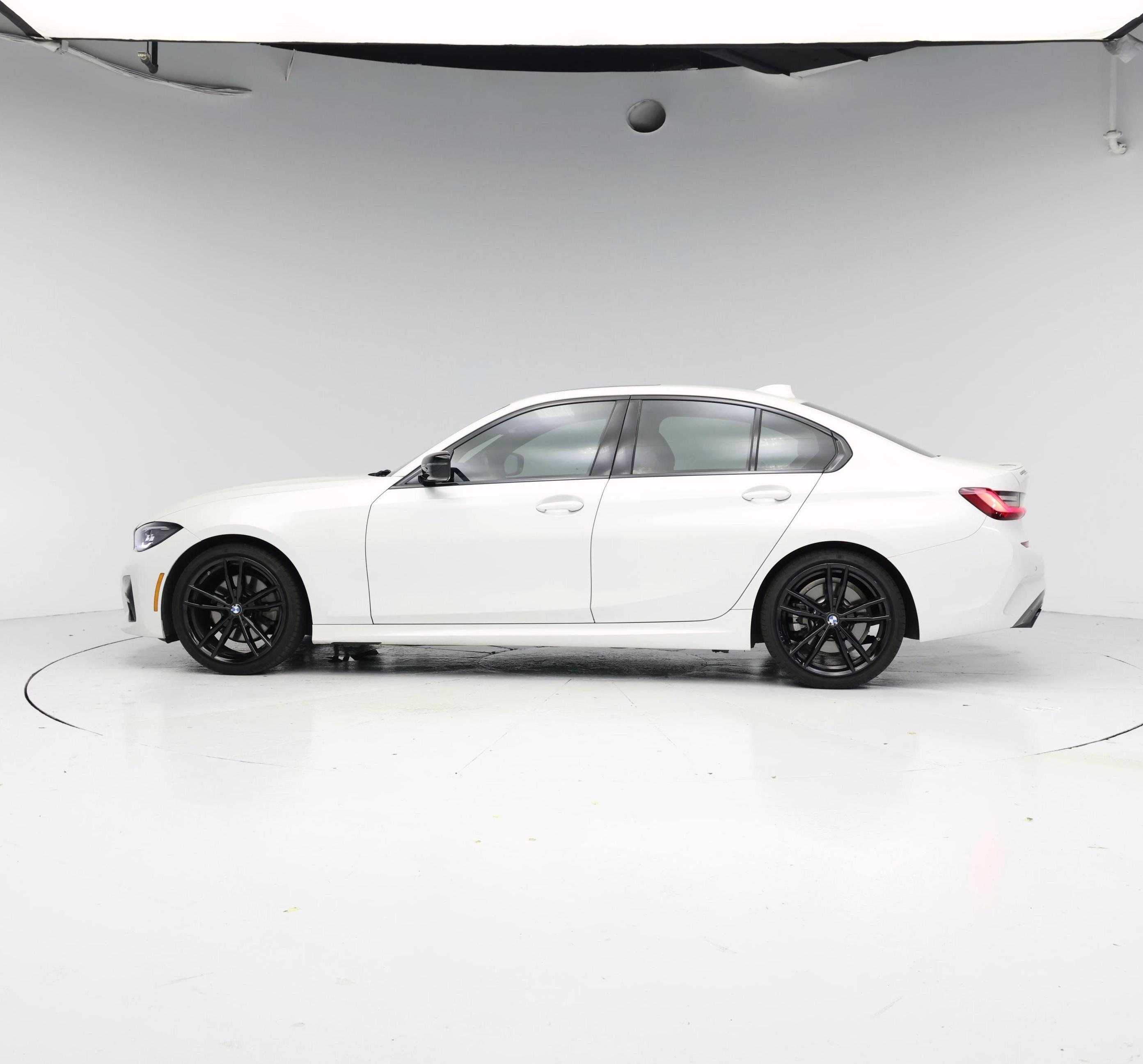 Thumbnail: 2022 BMW 3 Series - 3