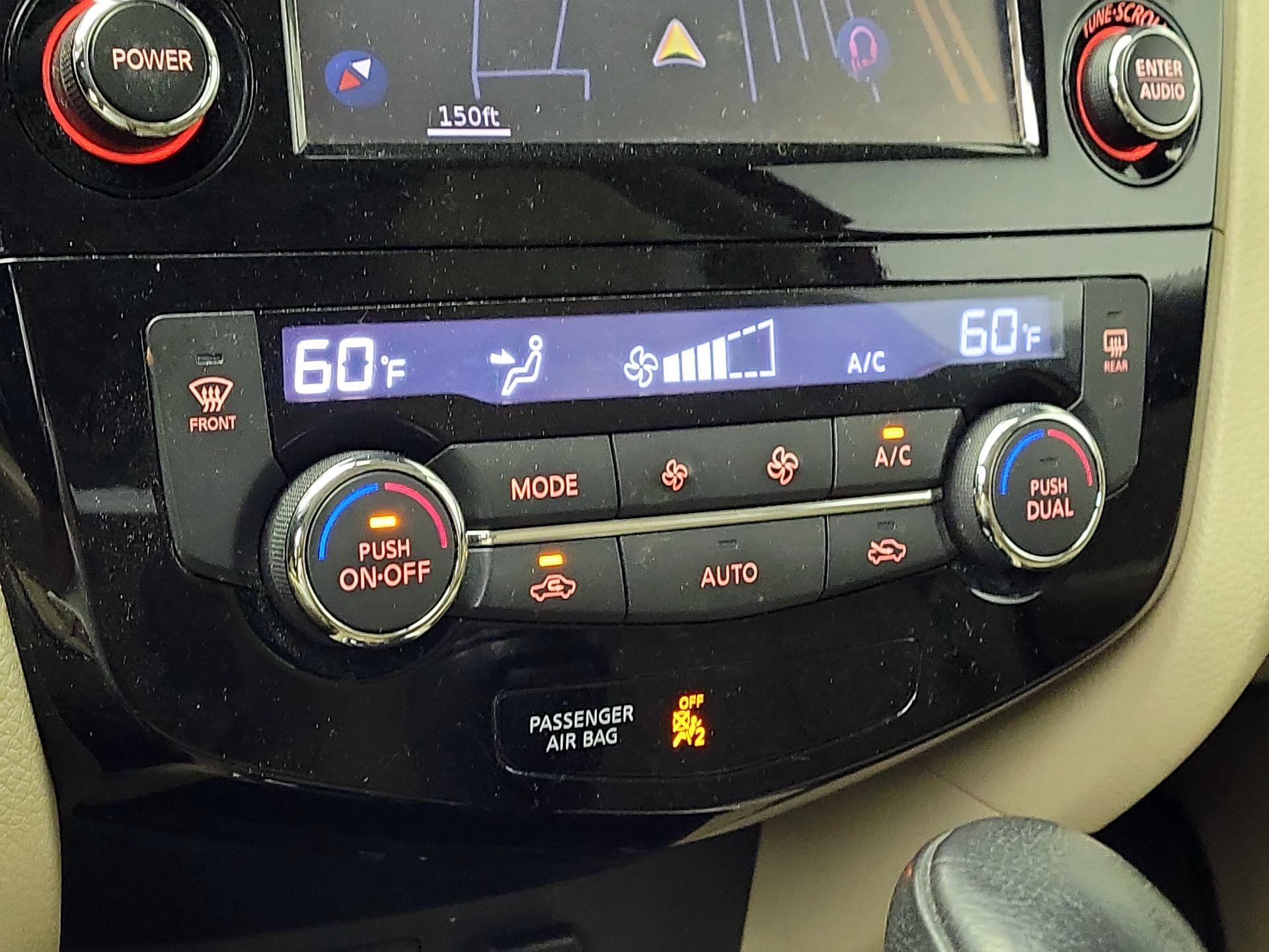 Thumbnail: 2016 Nissan Rogue - 16