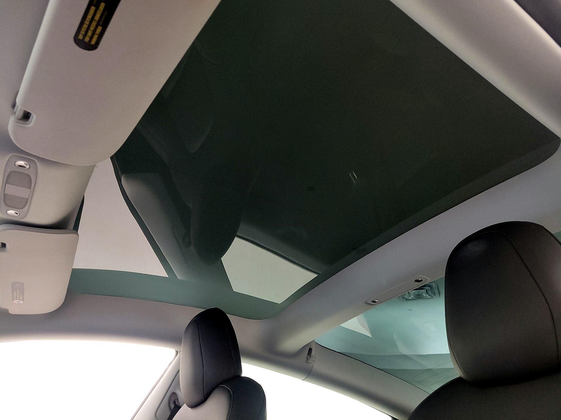 Thumbnail: 2022 Tesla Model 3 - 19