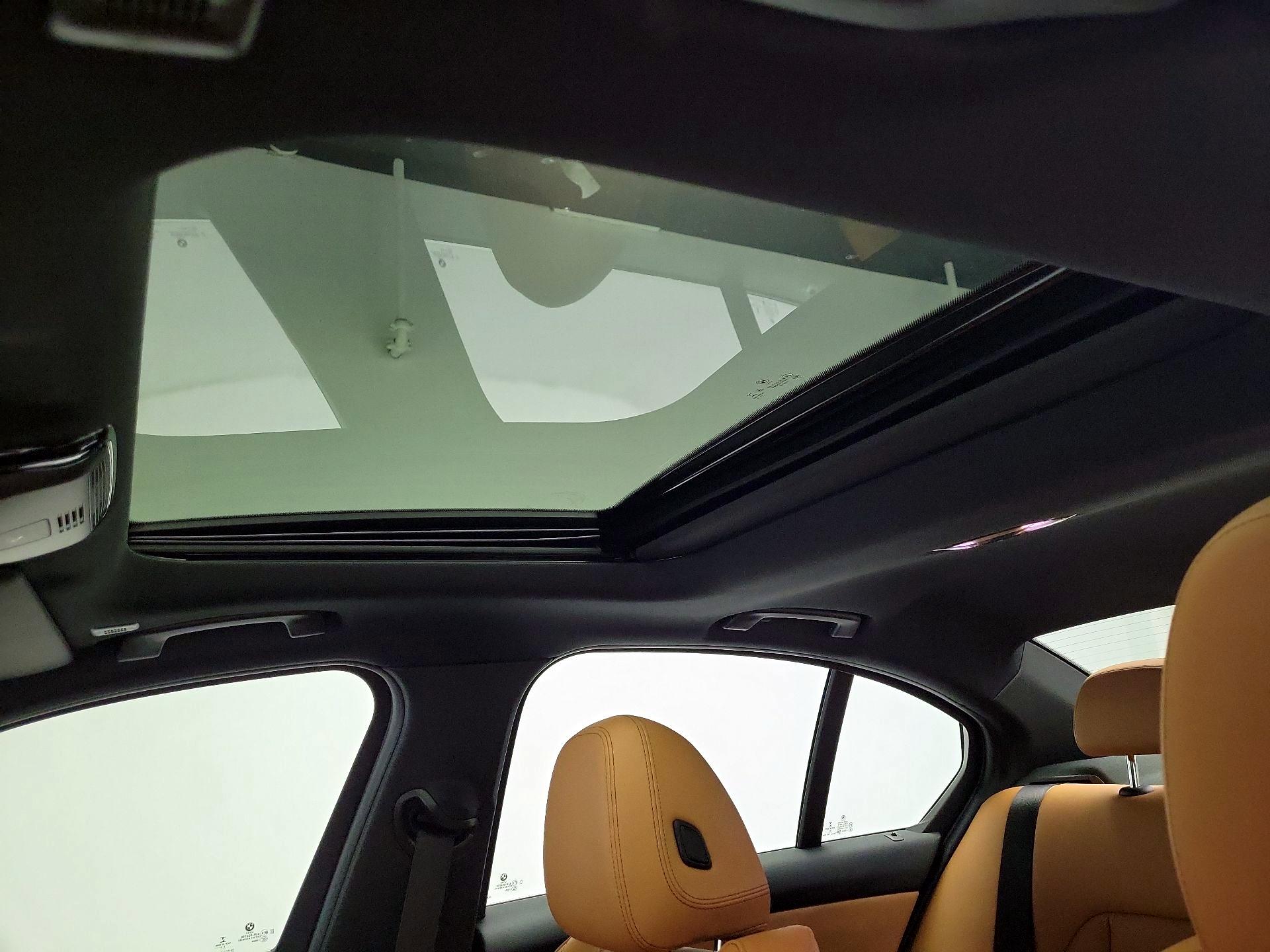 Thumbnail: 2023 BMW 3 Series - 20