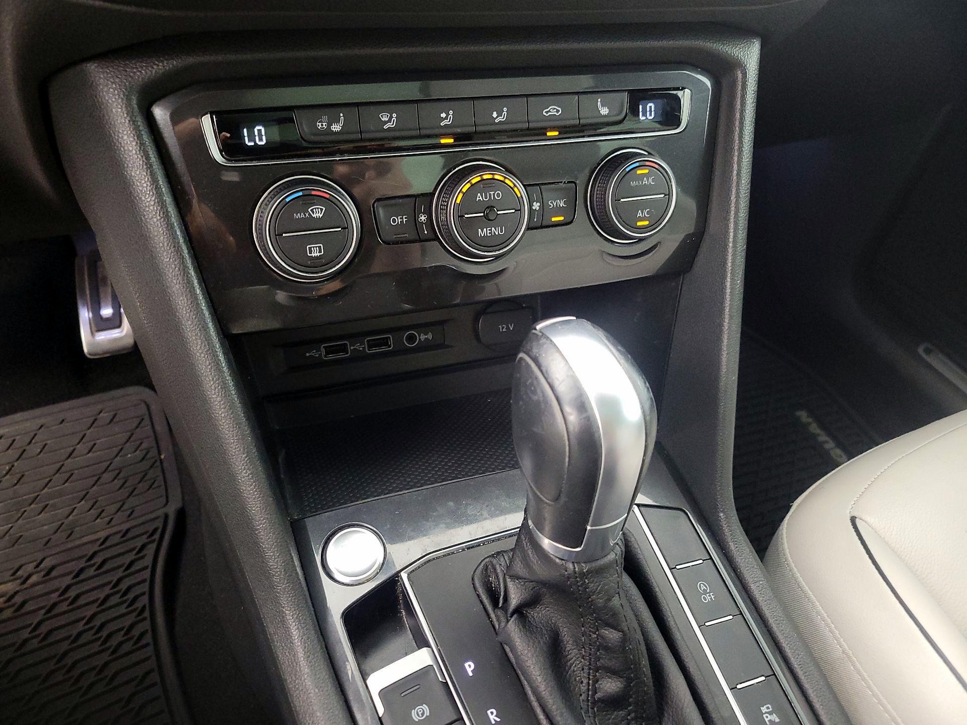 Thumbnail: 2018 Volkswagen Tiguan - 17