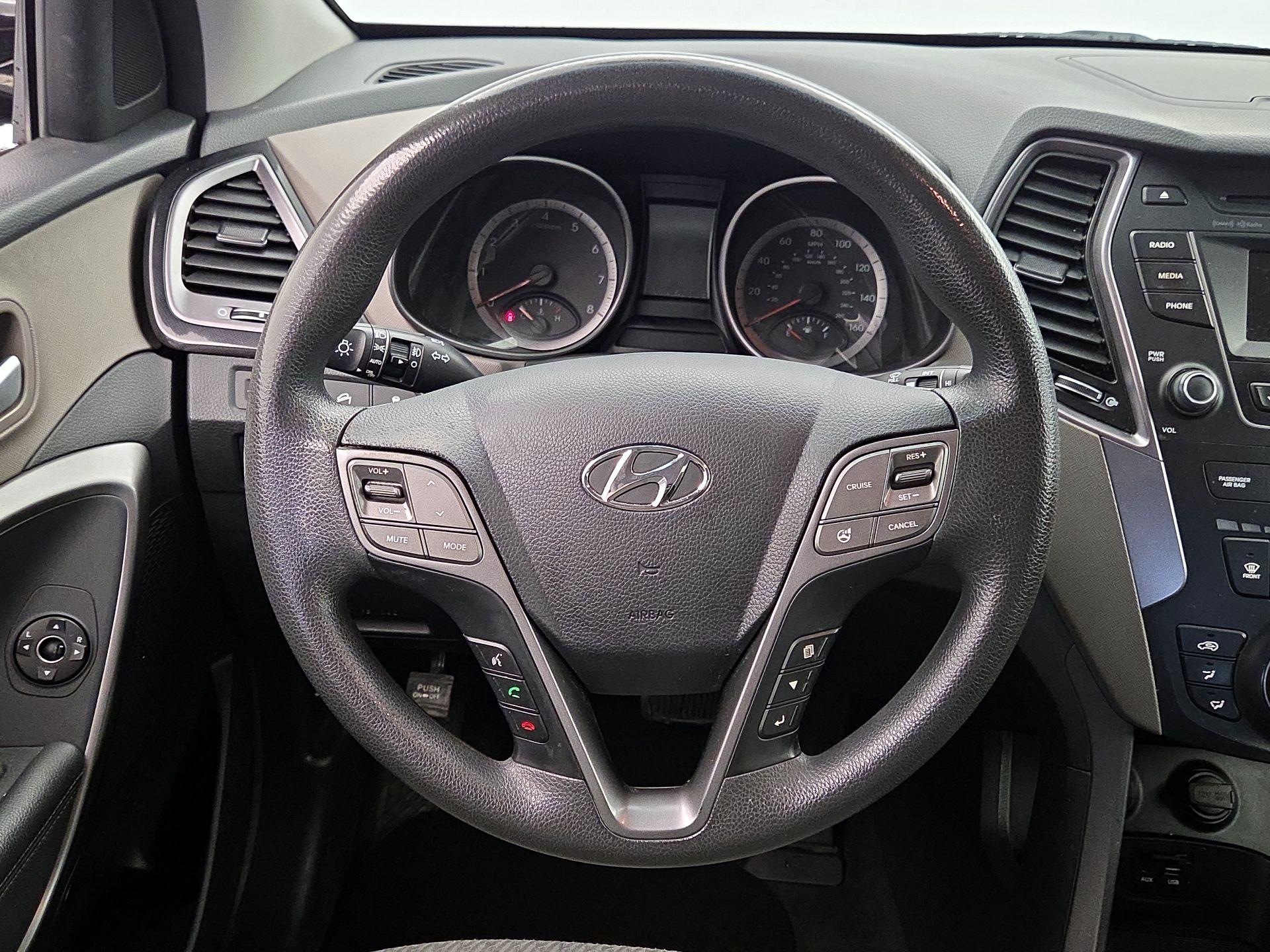 Thumbnail: 2016 Hyundai Santa Fe - 10
