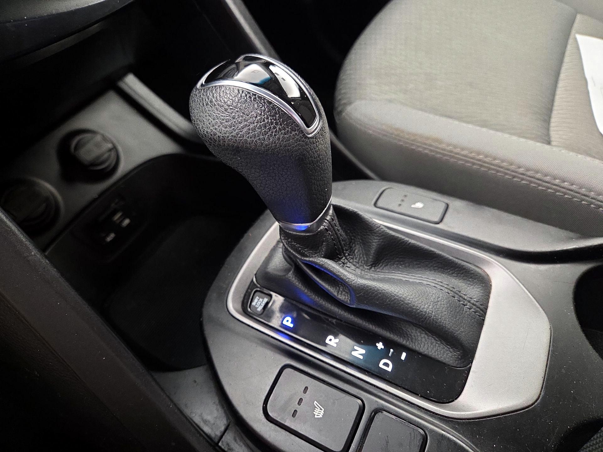 Thumbnail: 2016 Hyundai Santa Fe - 17