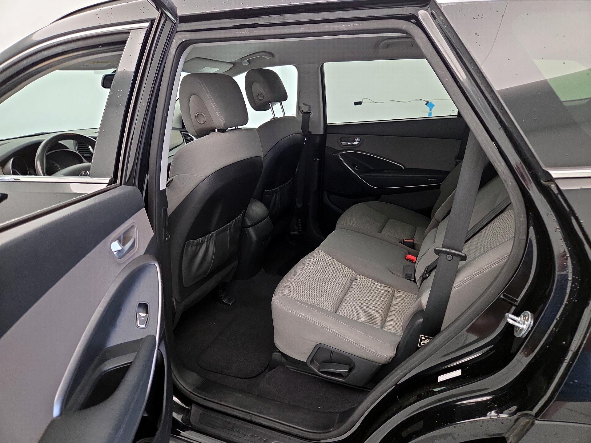 Thumbnail: 2016 Hyundai Santa Fe - 19