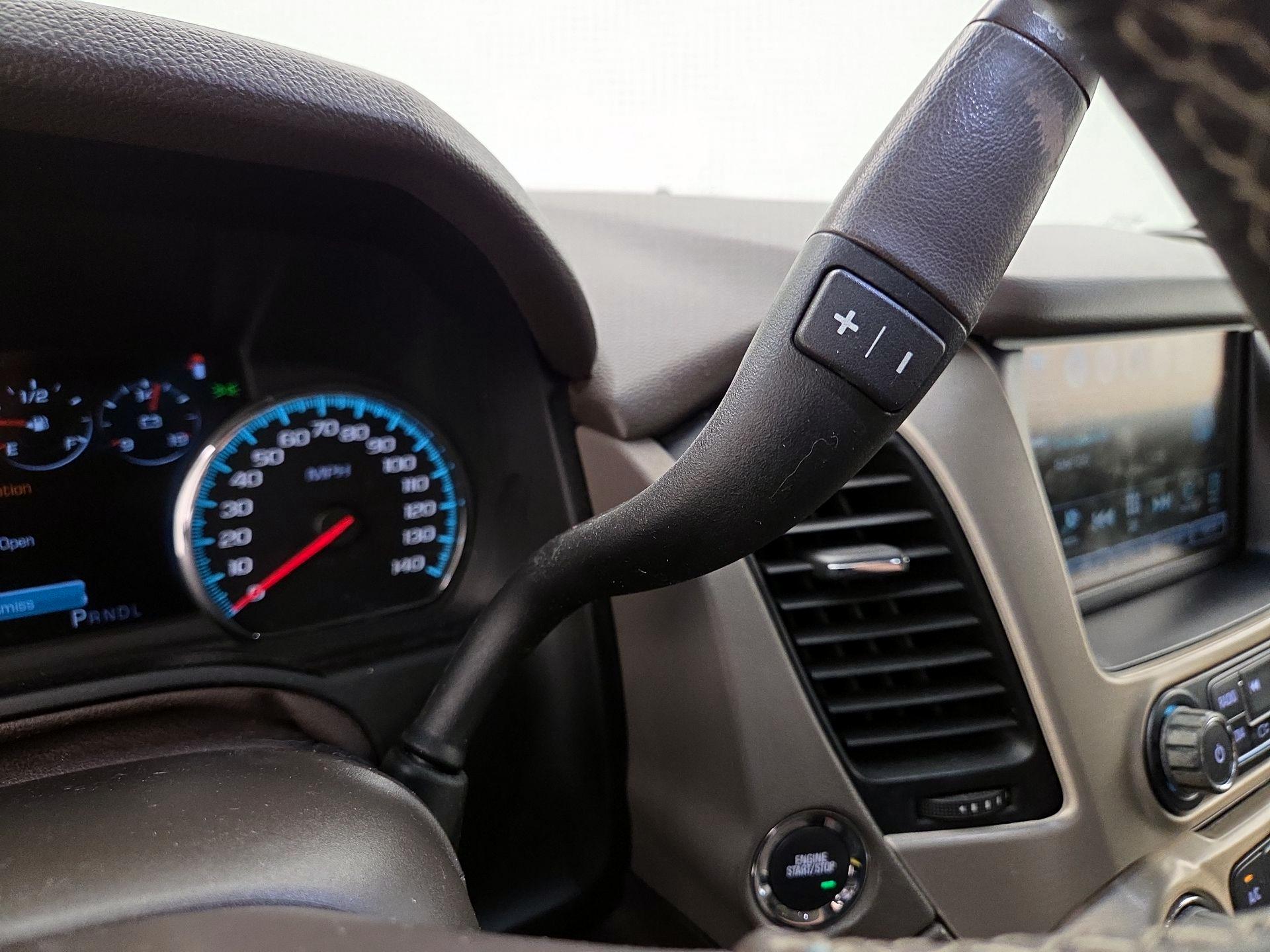 Thumbnail: 2018 GMC Yukon XL - 17