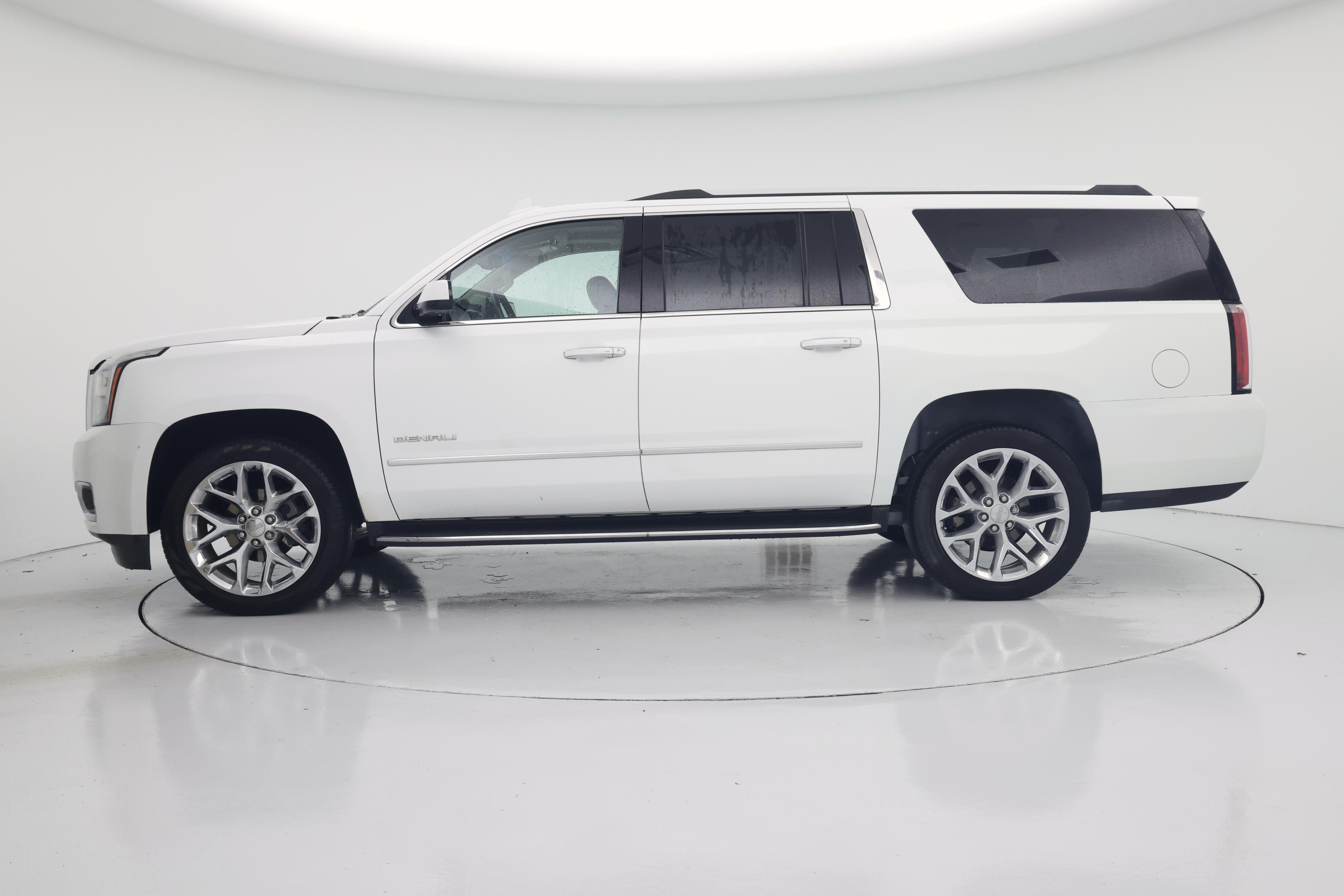 Thumbnail: 2018 GMC Yukon XL - 3
