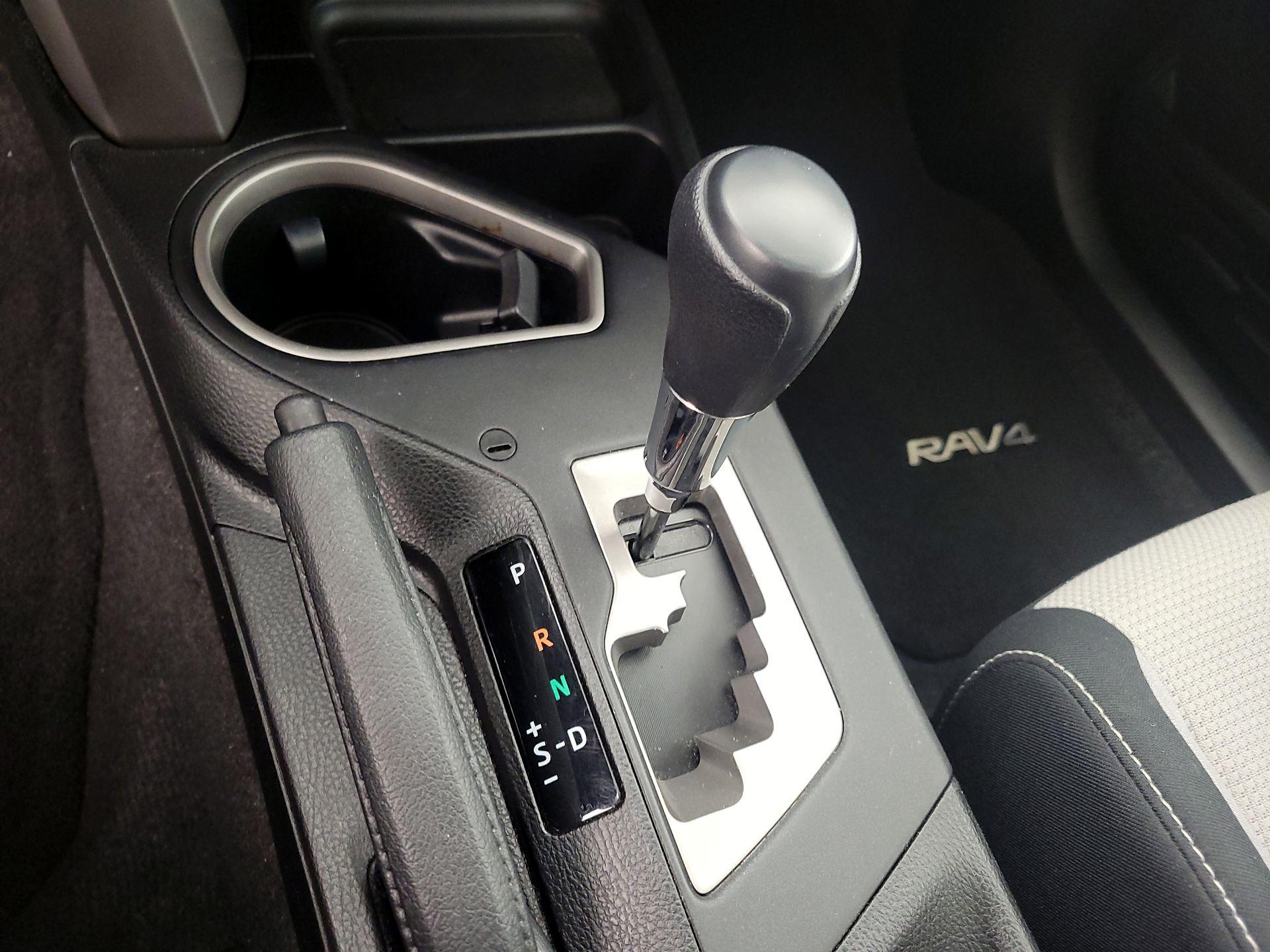 Thumbnail: 2016 Toyota RAV4 - 17