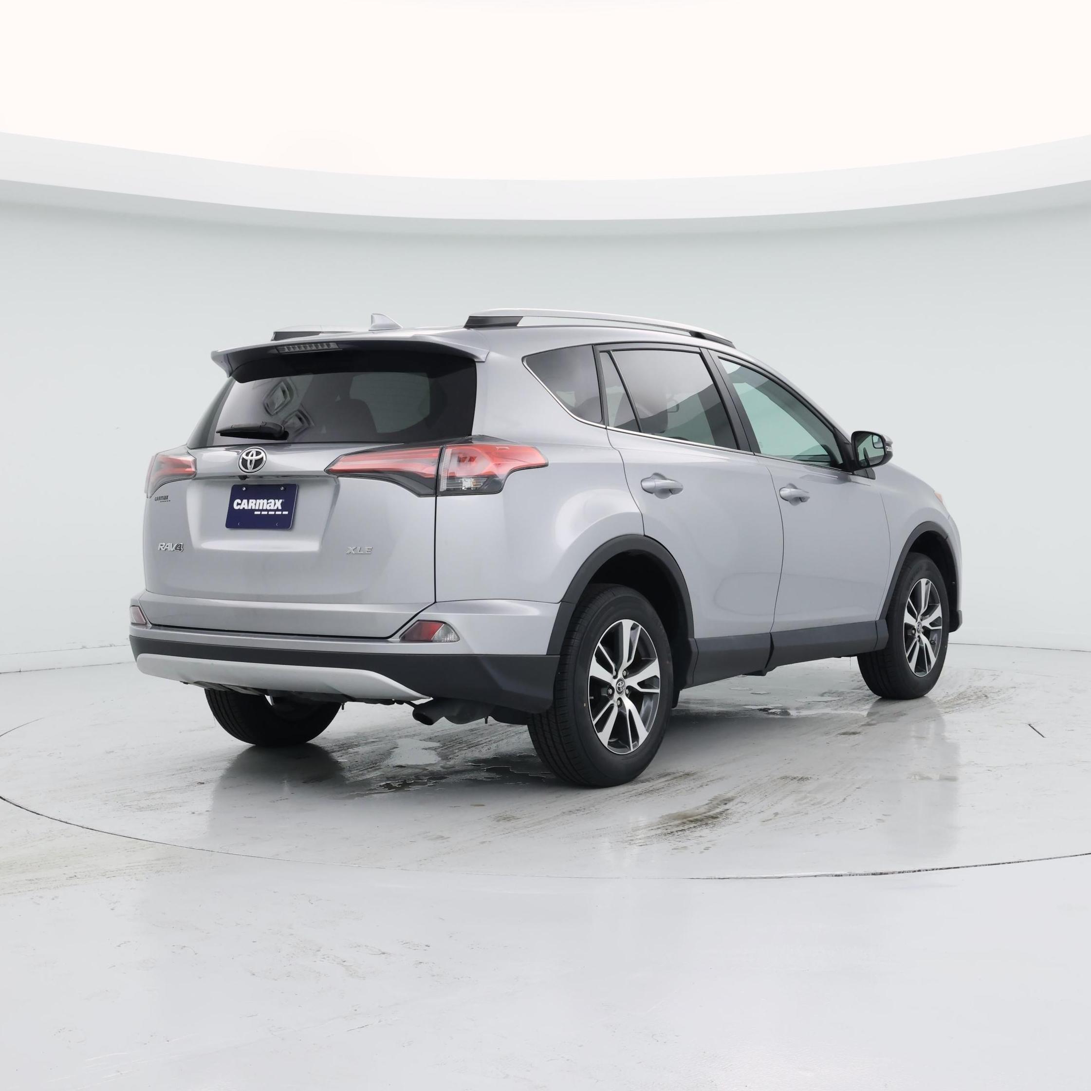 Thumbnail: 2016 Toyota RAV4 - 8