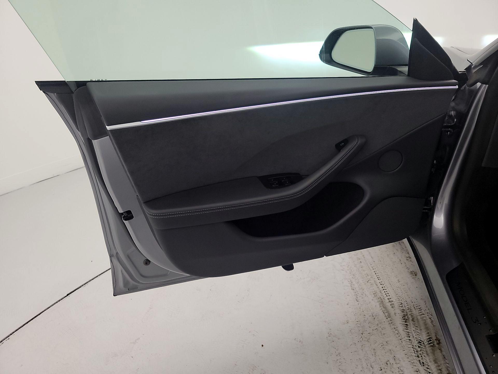 Thumbnail: 2025 Tesla Model 3 - 12