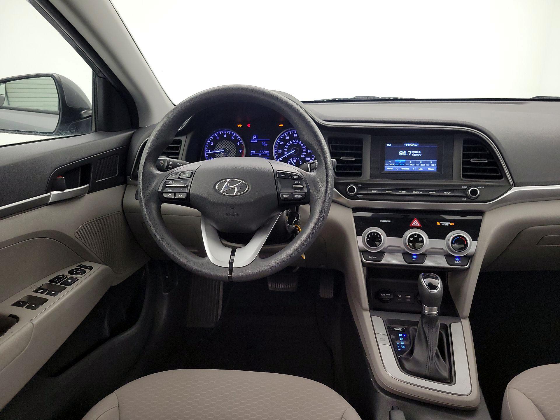 Thumbnail: 2019 Hyundai Elantra - 10