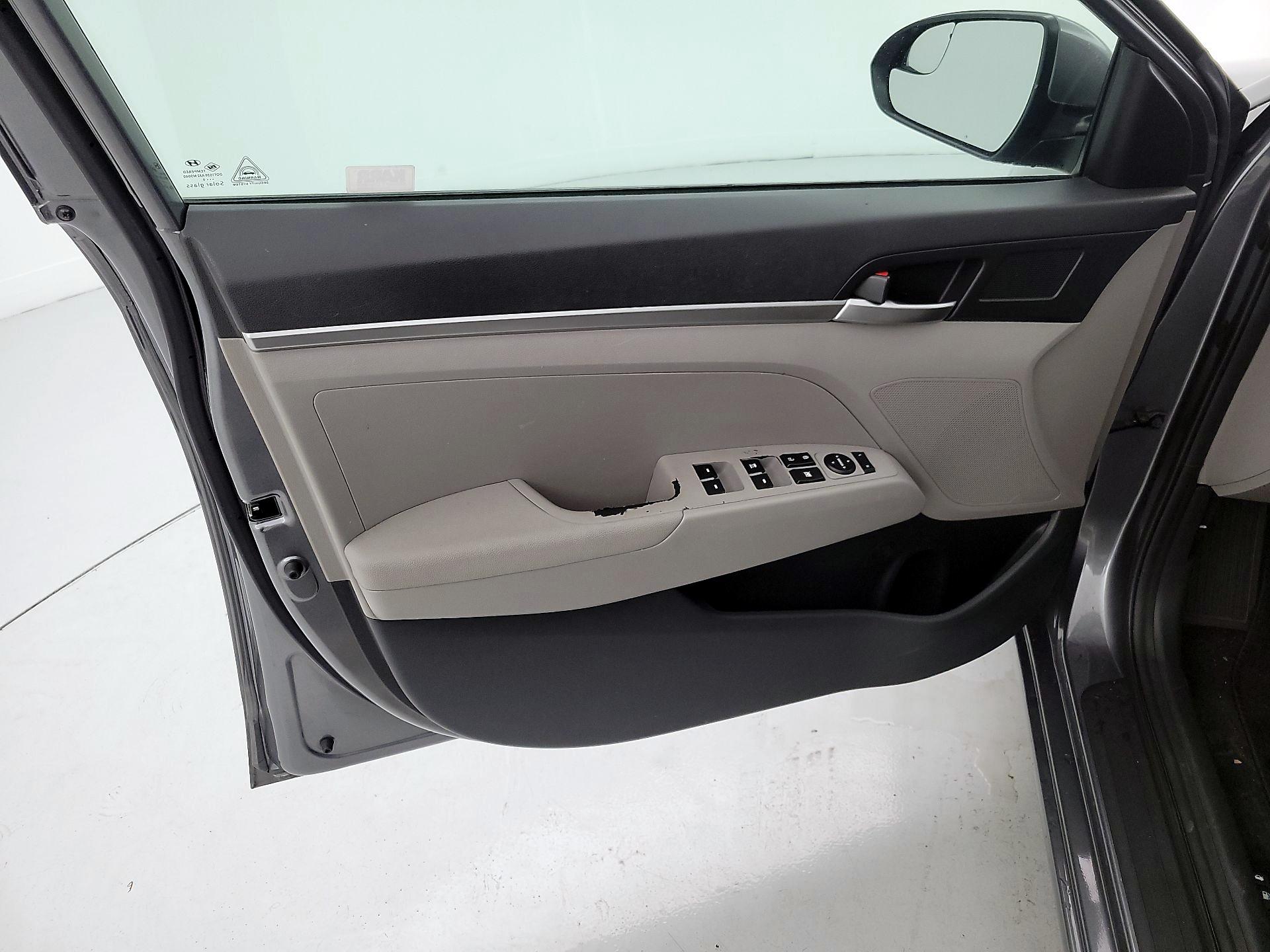 Thumbnail: 2019 Hyundai Elantra - 12