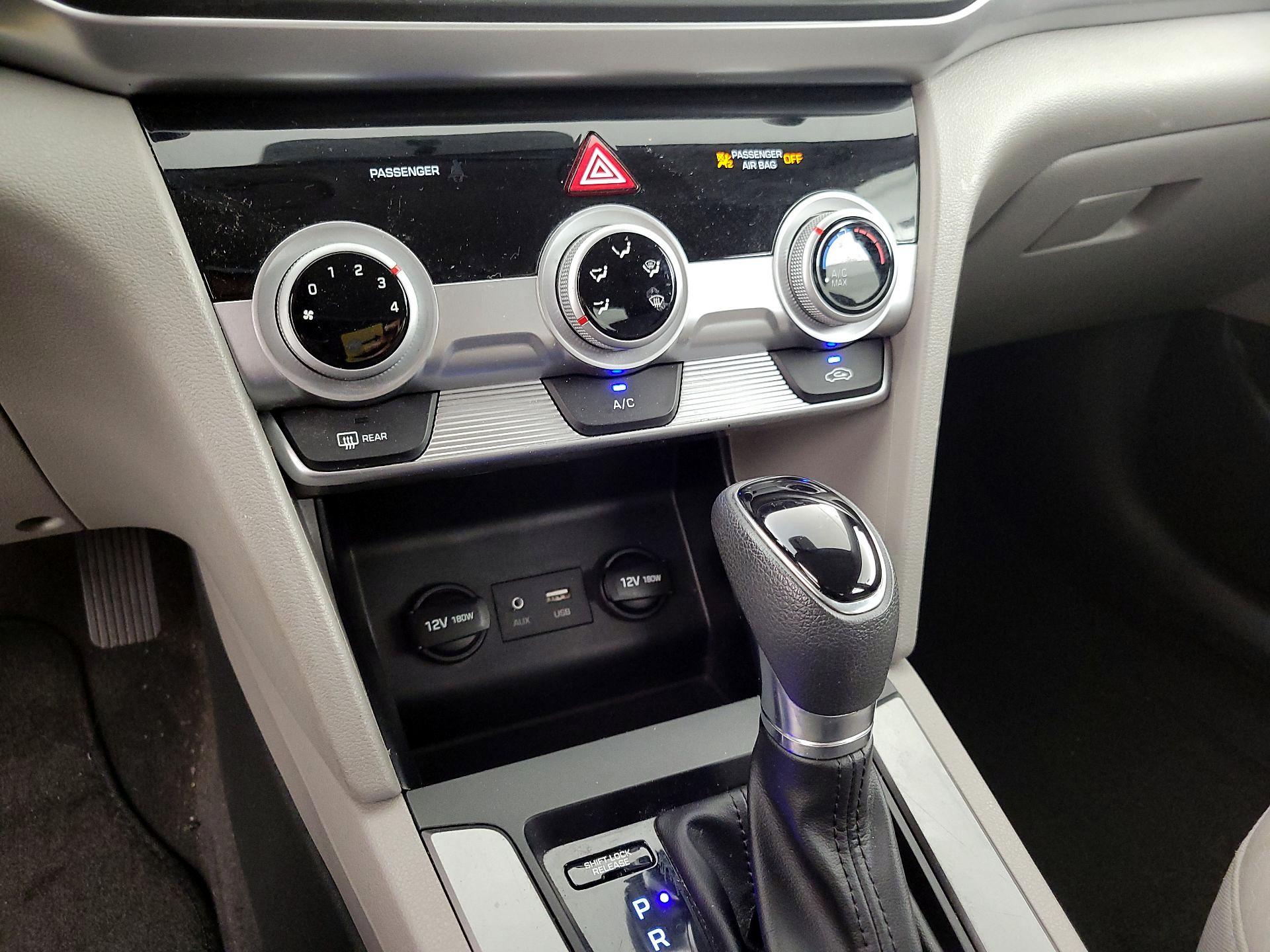 Thumbnail: 2019 Hyundai Elantra - 16