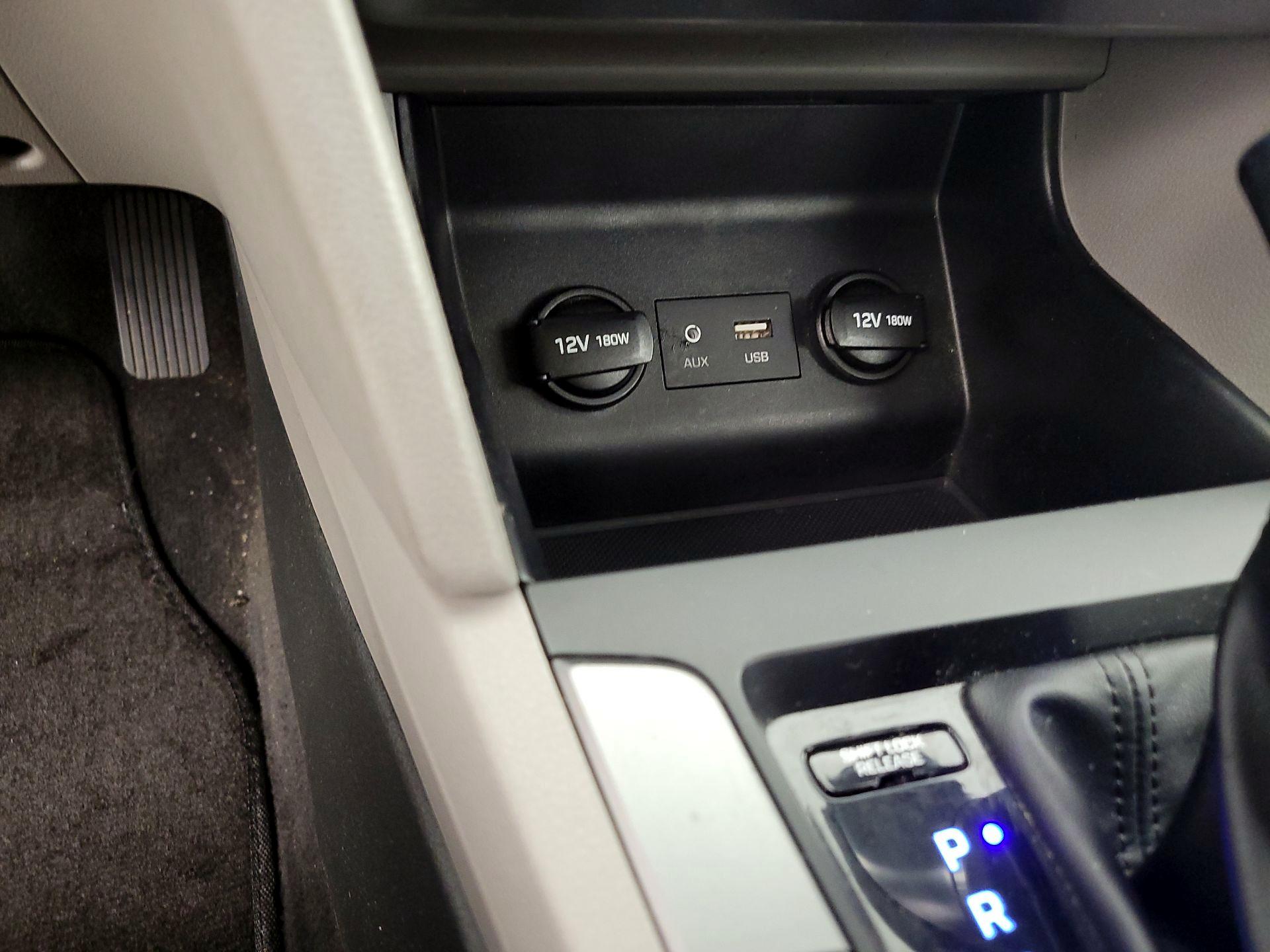 Thumbnail: 2019 Hyundai Elantra - 18