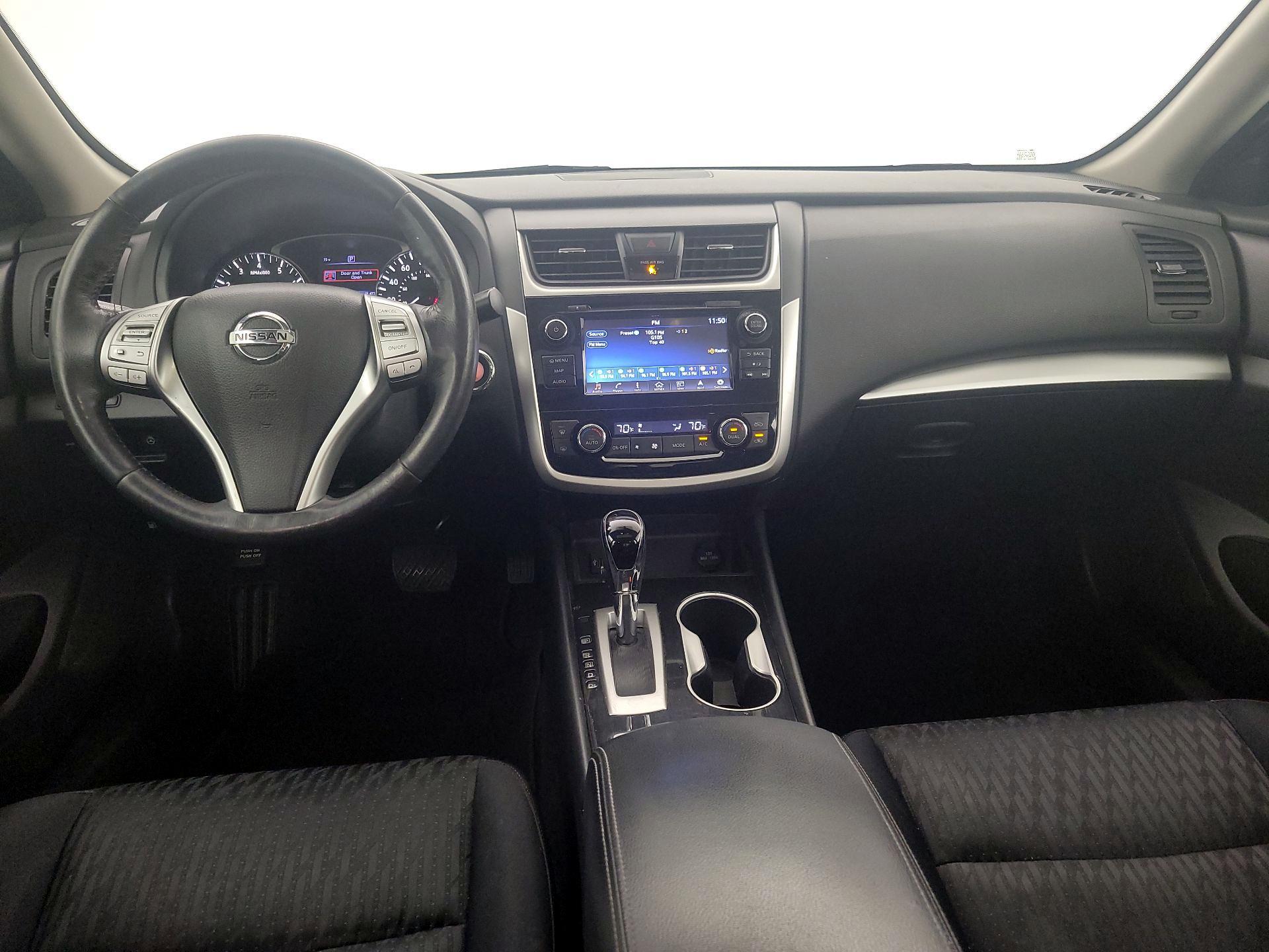 Thumbnail: 2018 Nissan Altima - 9