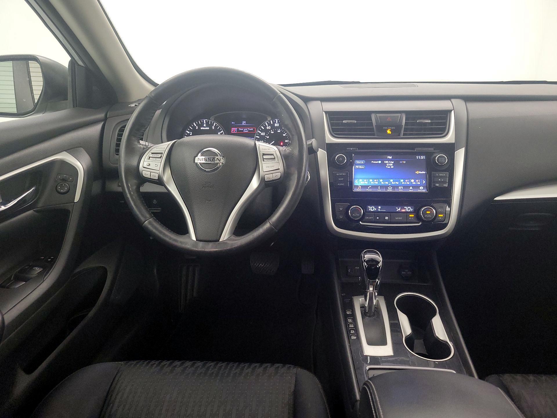Thumbnail: 2018 Nissan Altima - 10
