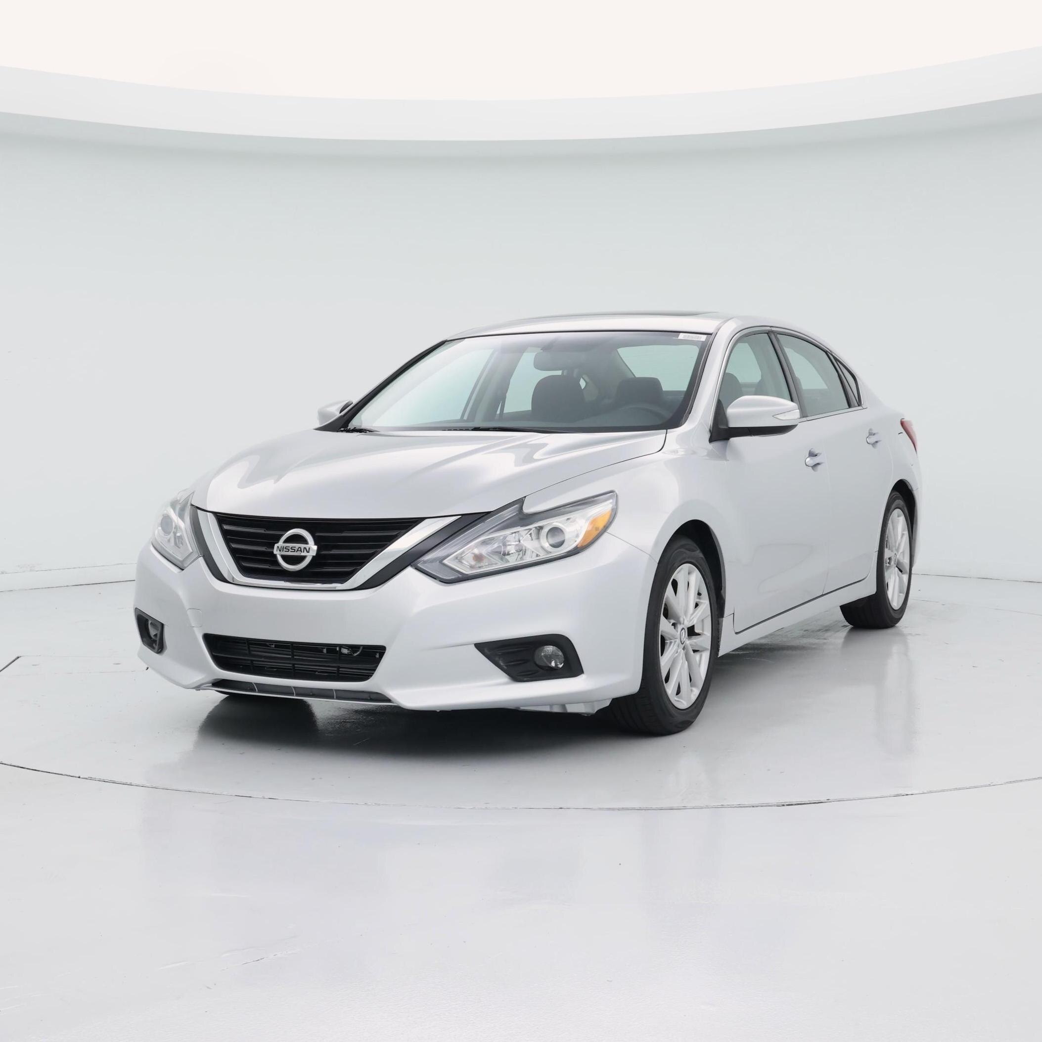 Thumbnail: 2018 Nissan Altima - 4