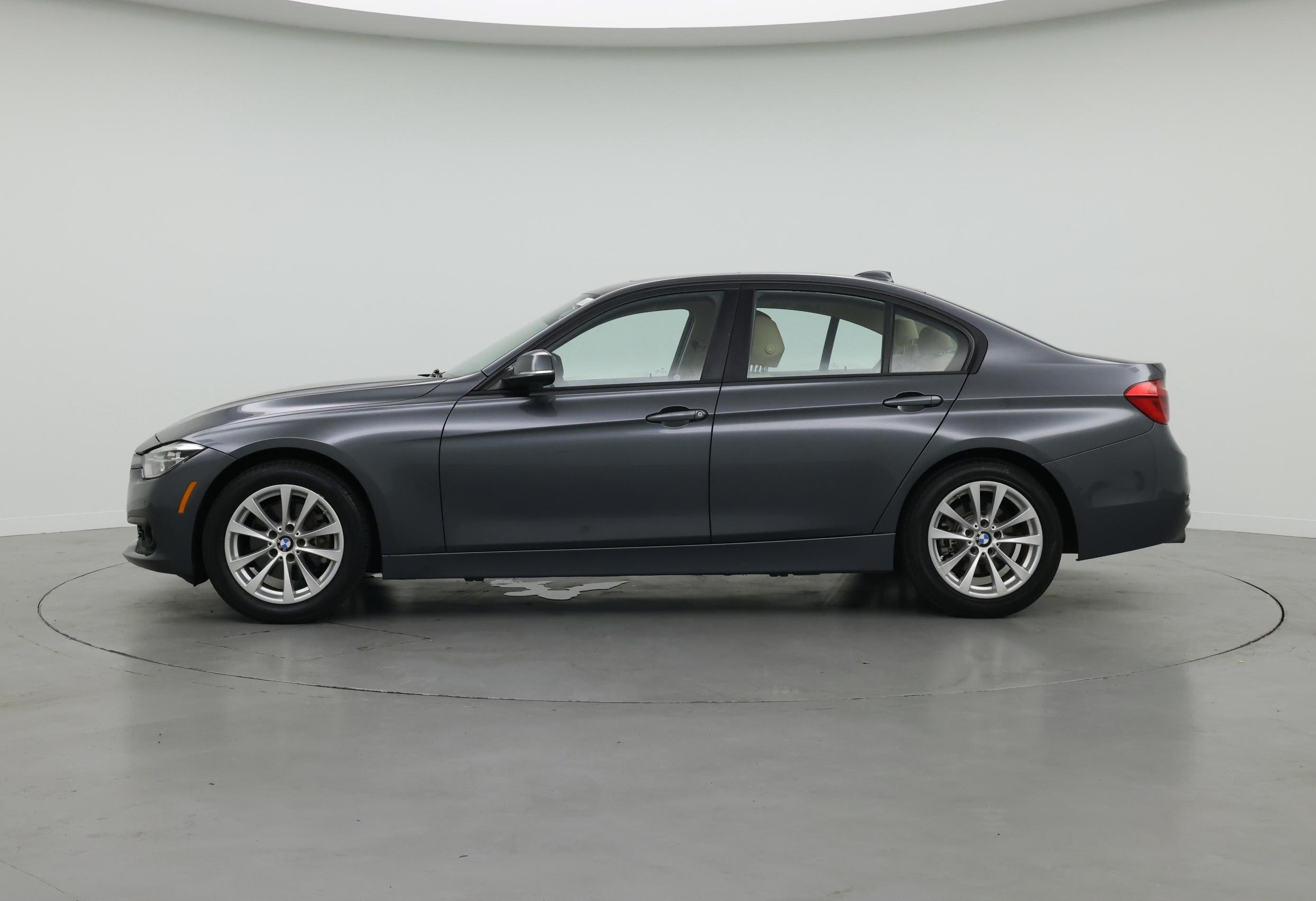 Thumbnail: 2018 BMW 3 Series - 3