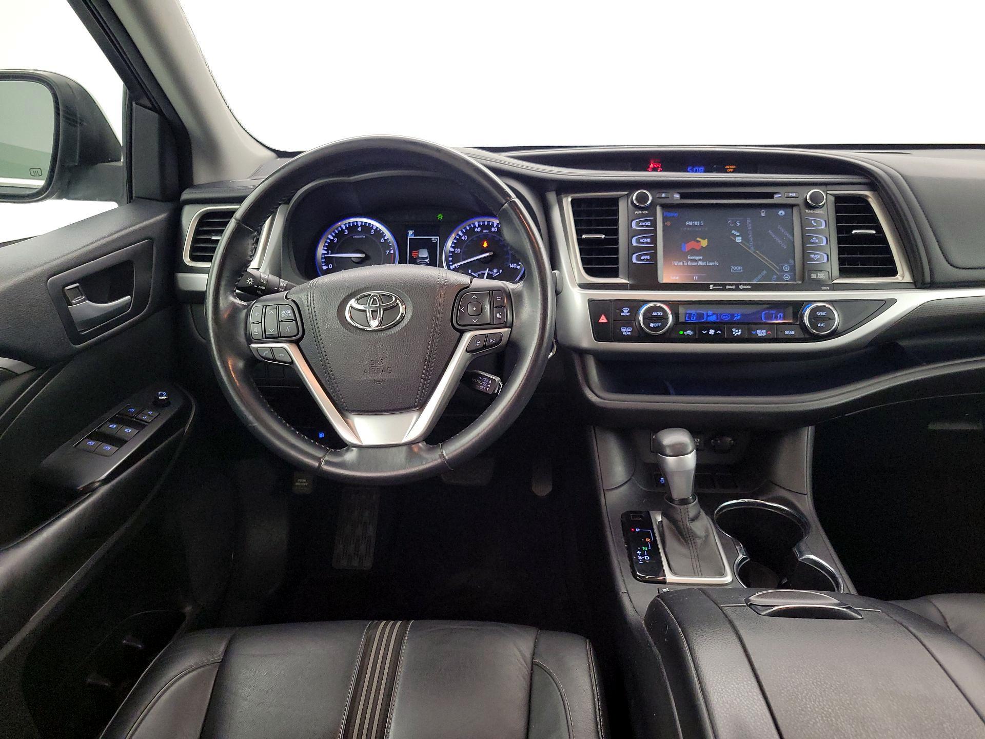 Thumbnail: 2017 Toyota Highlander - 10