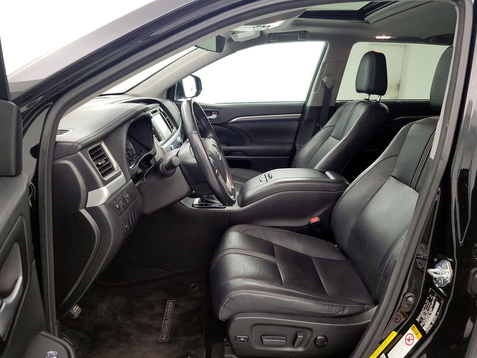 Thumbnail: 2017 Toyota Highlander - 11