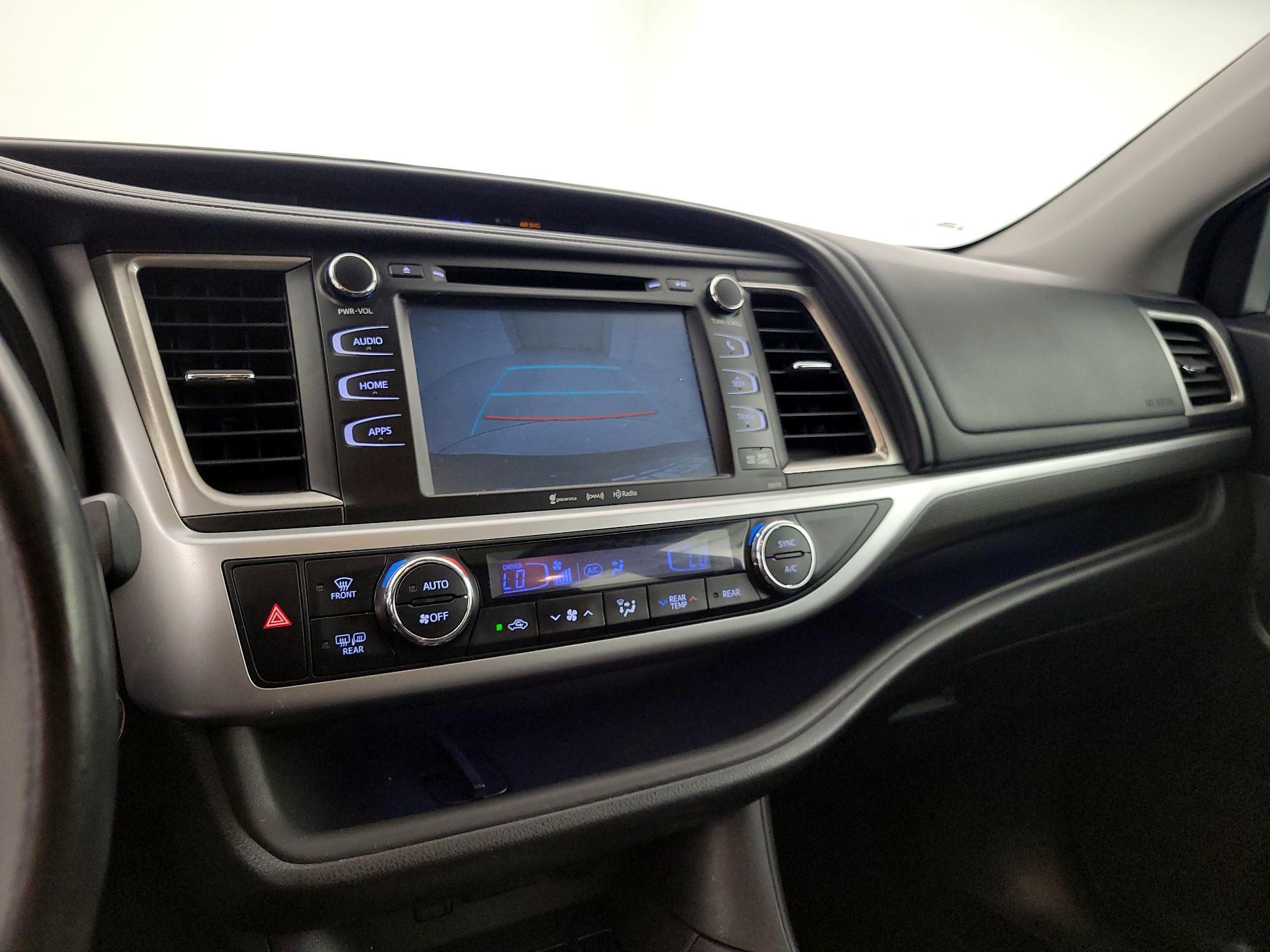 Thumbnail: 2017 Toyota Highlander - 15
