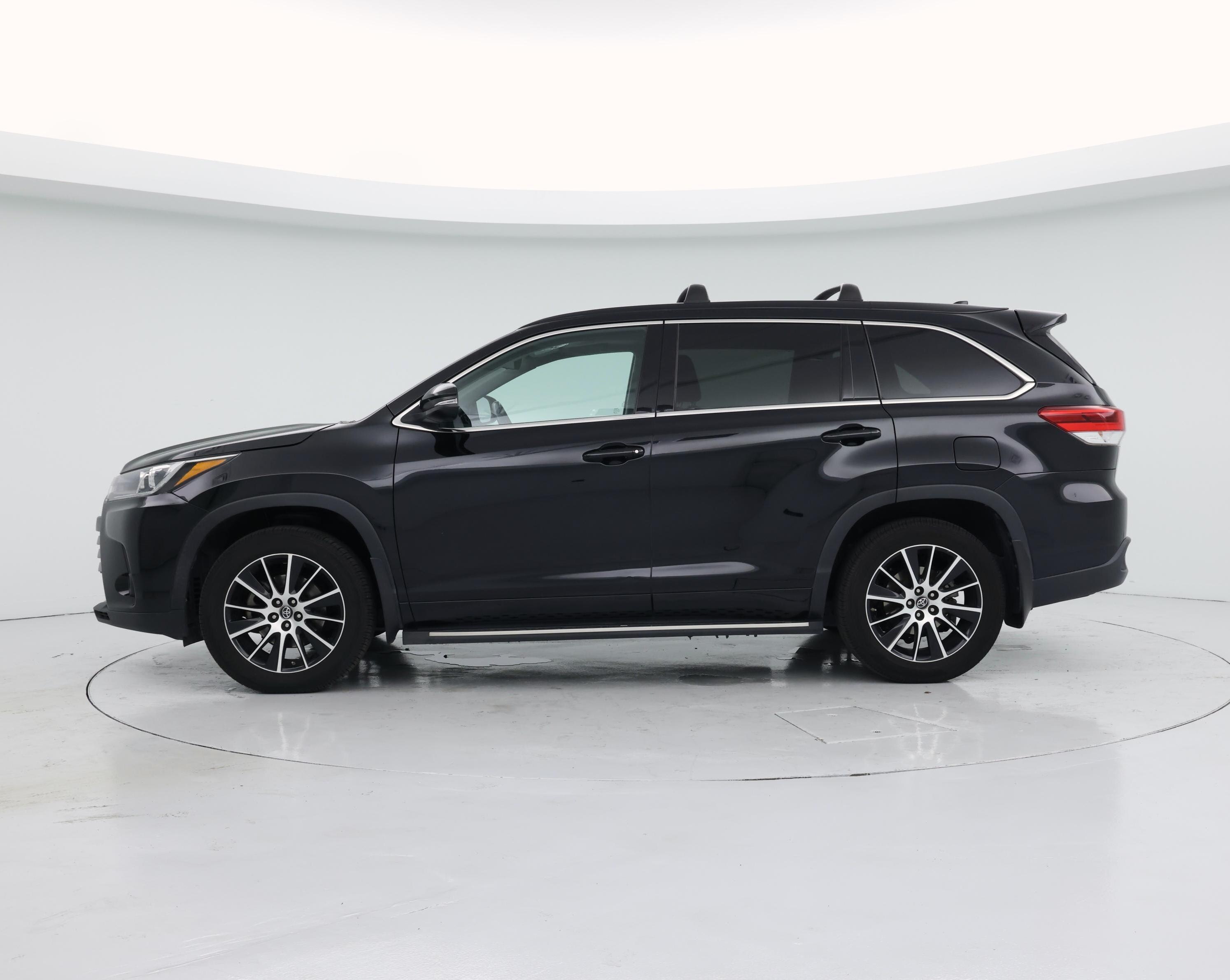 Thumbnail: 2017 Toyota Highlander - 3