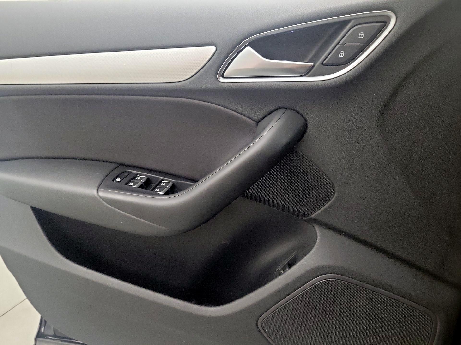 Thumbnail: 2017 Audi Q3 - 12