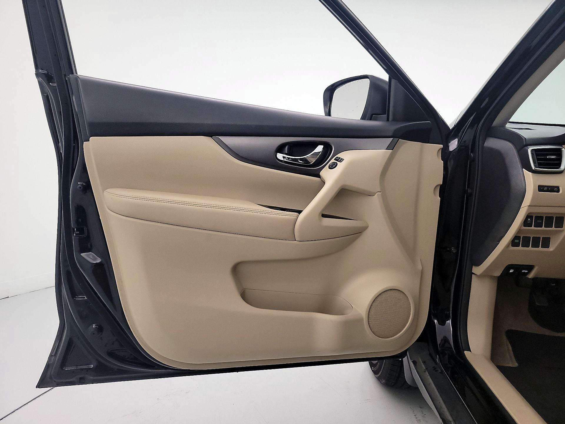 Thumbnail: 2015 Nissan Rogue - 12