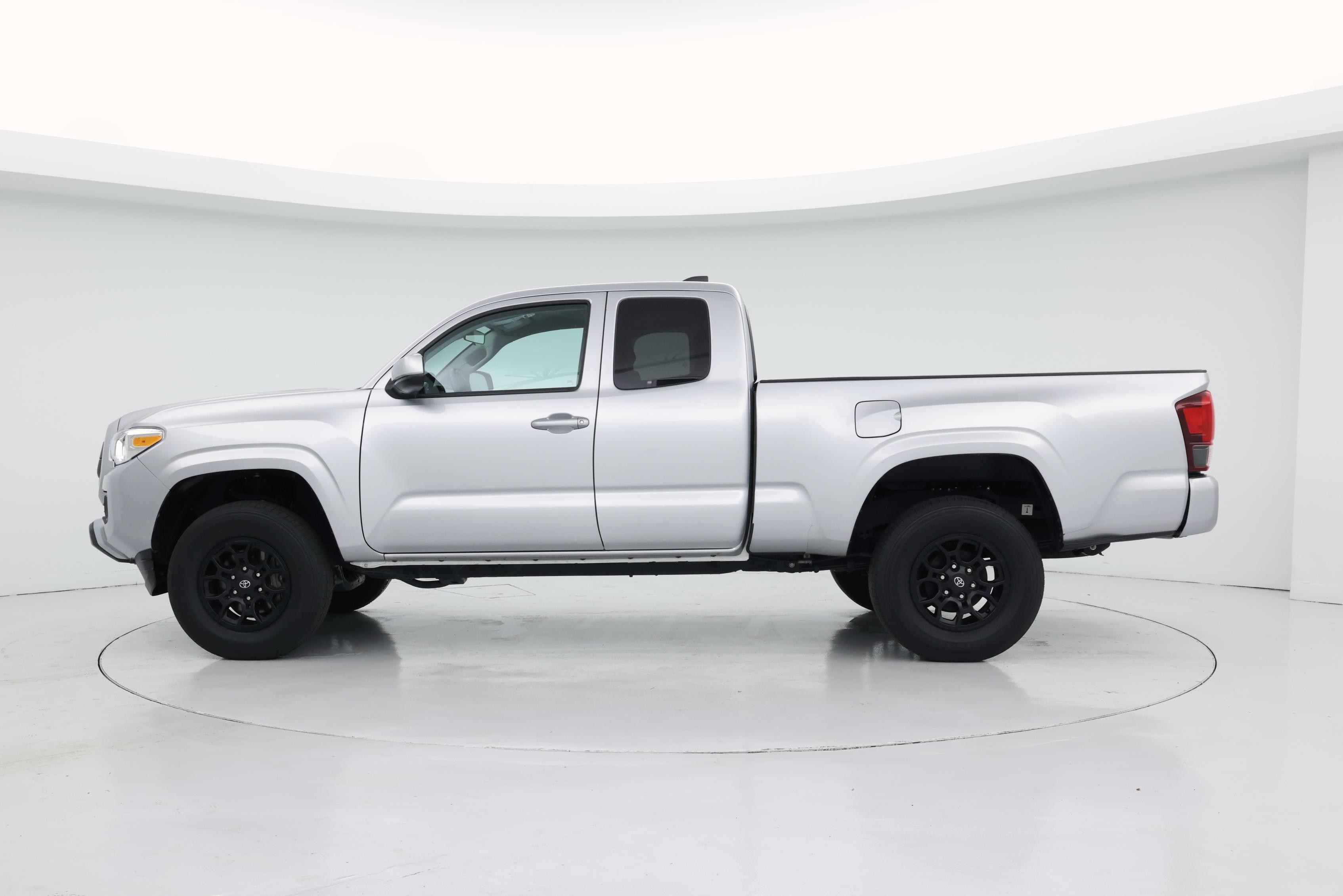 Thumbnail: 2022 Toyota Tacoma - 3