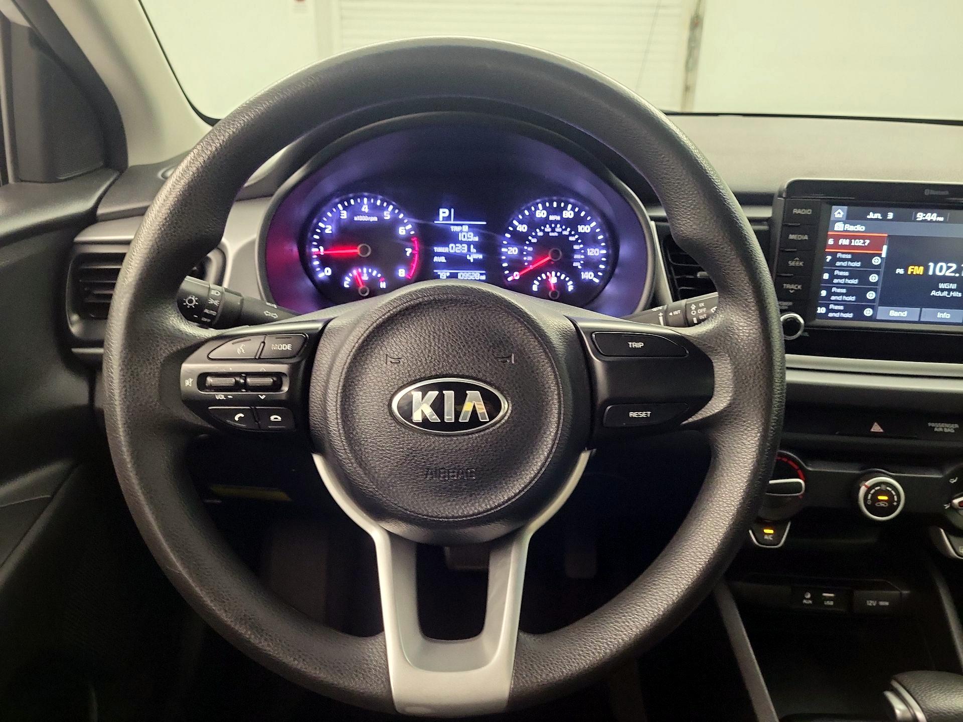 Thumbnail: 2020 Kia Rio - 10