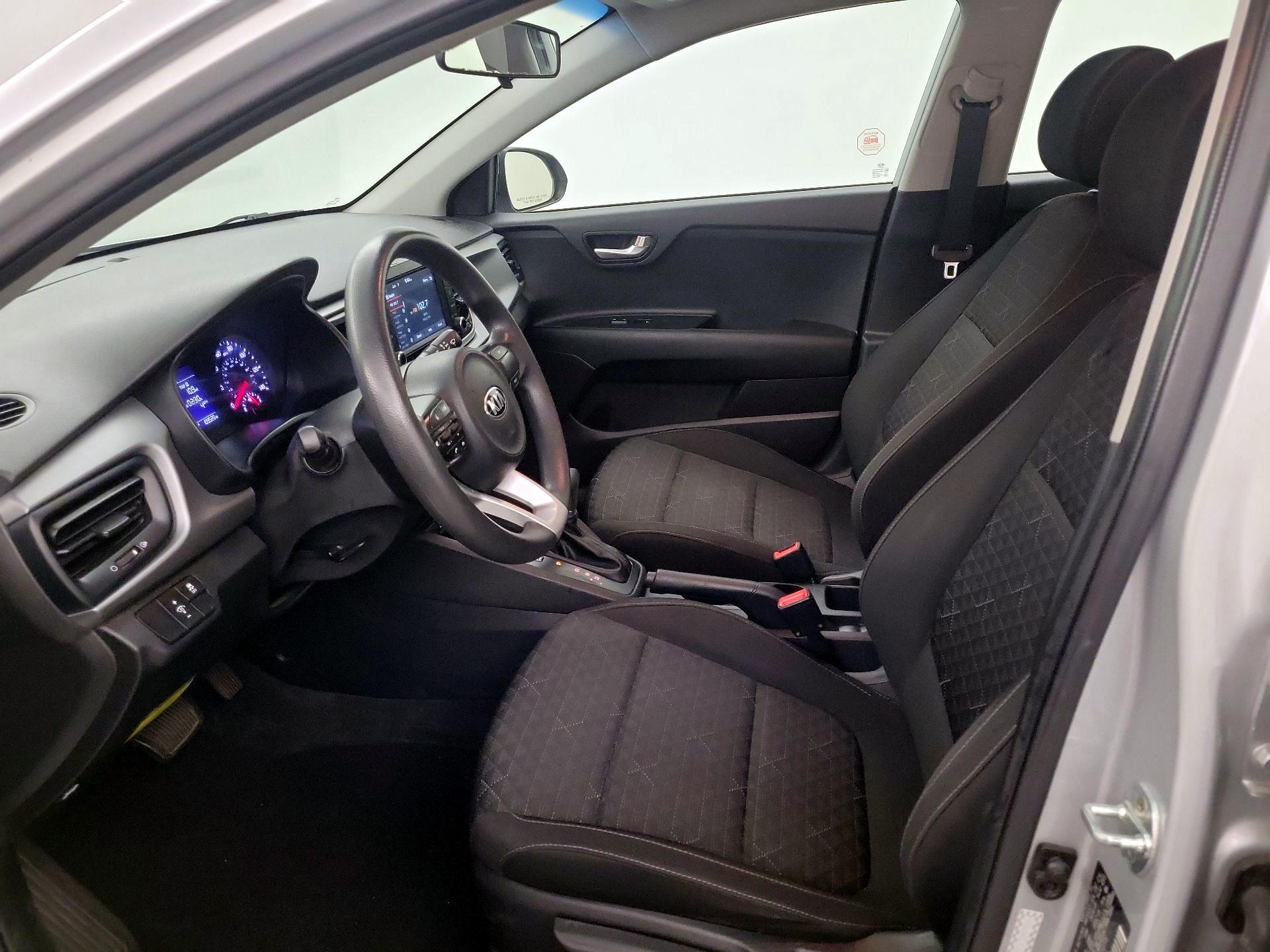 Thumbnail: 2020 Kia Rio - 11