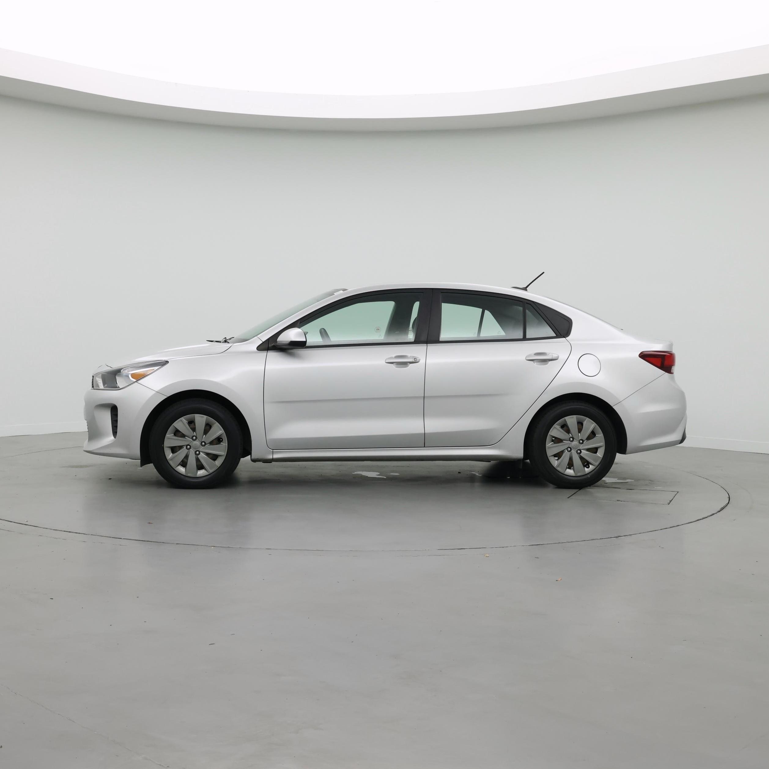 Thumbnail: 2020 Kia Rio - 3