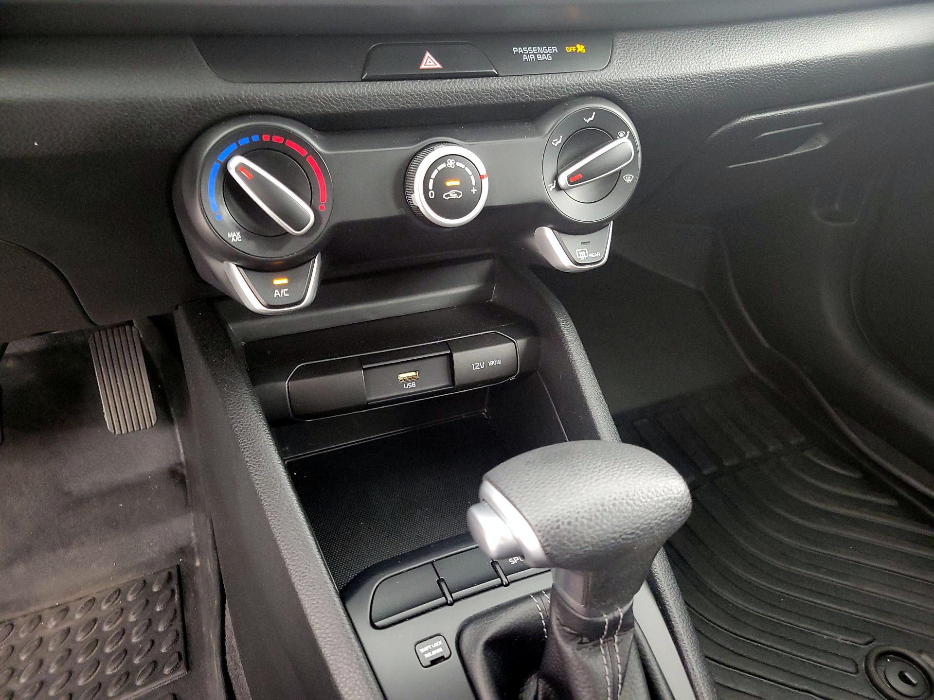 Thumbnail: 2023 Kia Rio - 16